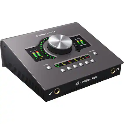 x twin apollo
CH2 CH1
C - 2 15 27
LINE MIC HI-Z PREAMP INPUT TALK
DIM
+48V ALT
MONITOR C 37
HEADPHONE MONITOR LINK 0
MUTE PAD MONO
FCN
AUDIO H
UNIVERSAL