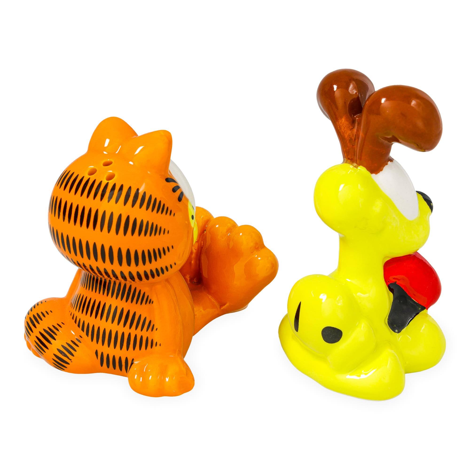 Alt View 2. Silver Buffalo - Garfield and Odie Ceramic Salt and Pepper Shaker Set - Multi-Colored.