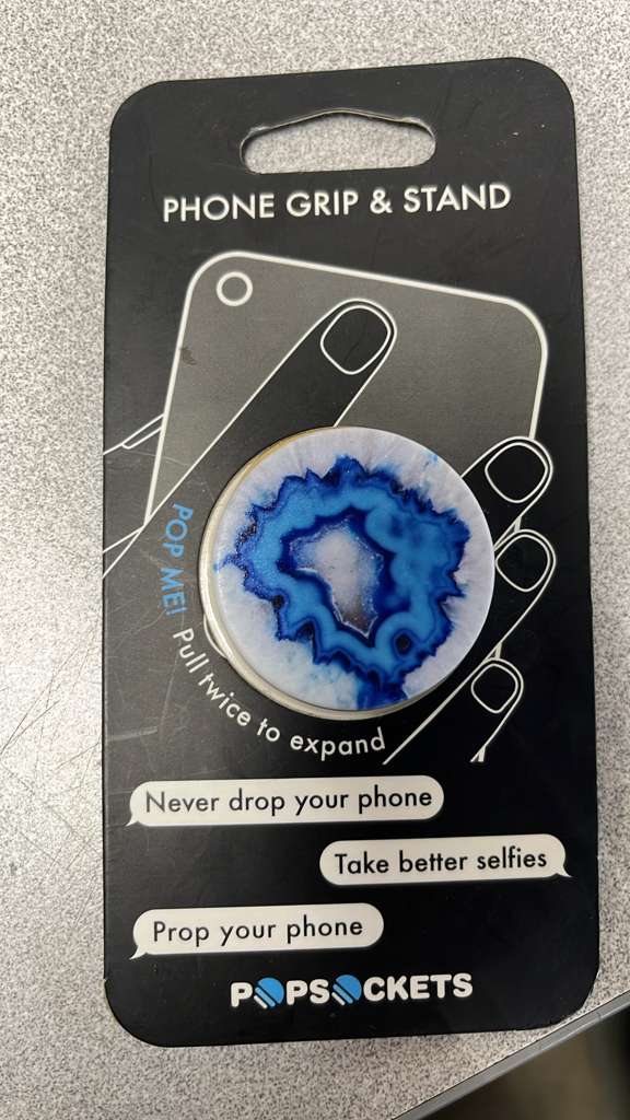 PHONE GRIP & STAND

POP ME!  
Pull twice to expand

Never drop your phone  
Take better selfies  
Prop your phone

PSPCKETS