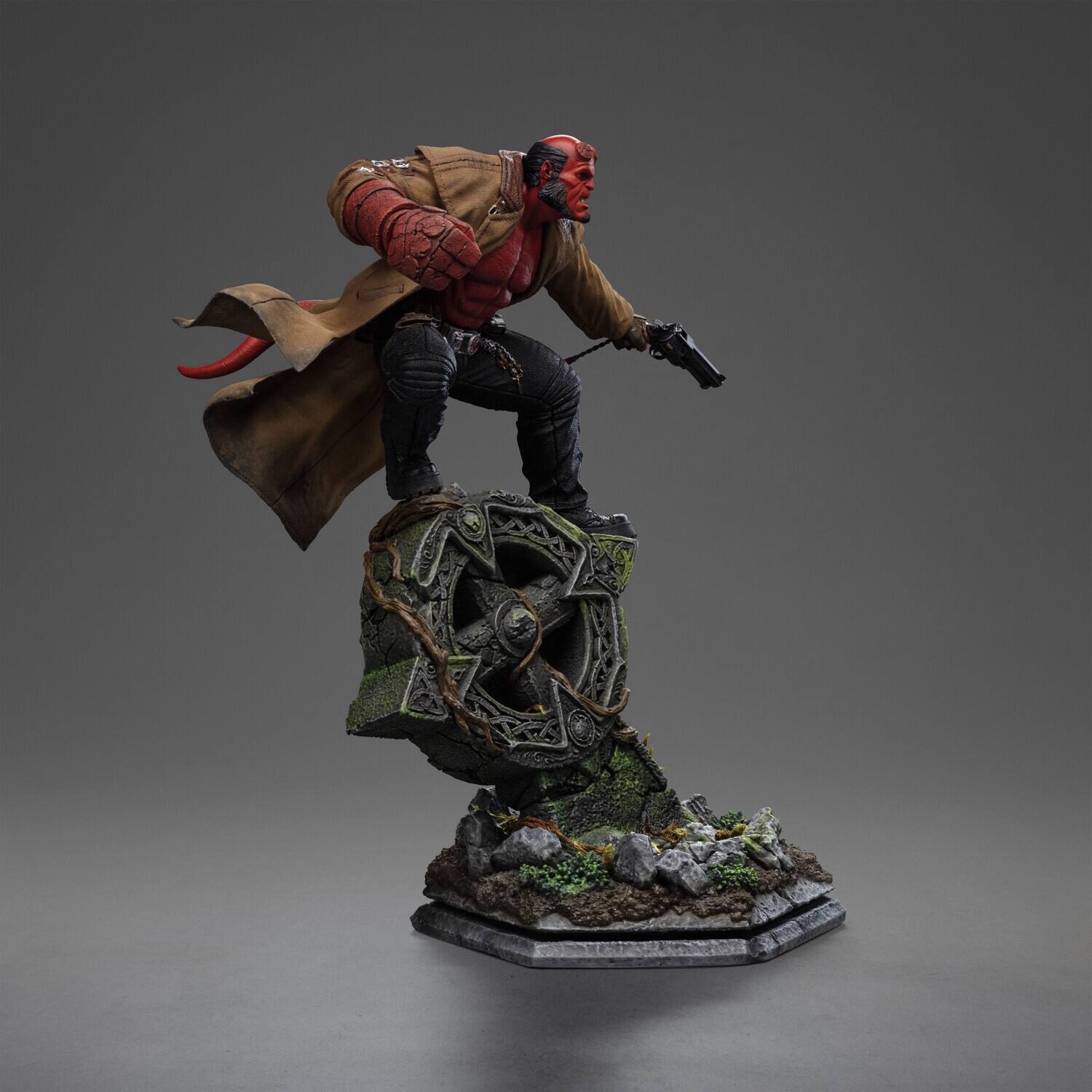 Alt View 1. Iron Studios - Iron Studios - Hellboy 2: The Golden Army - Art Scale 1/10 - Hellboy Statue   - COLLECTIBLES - Multicolor.