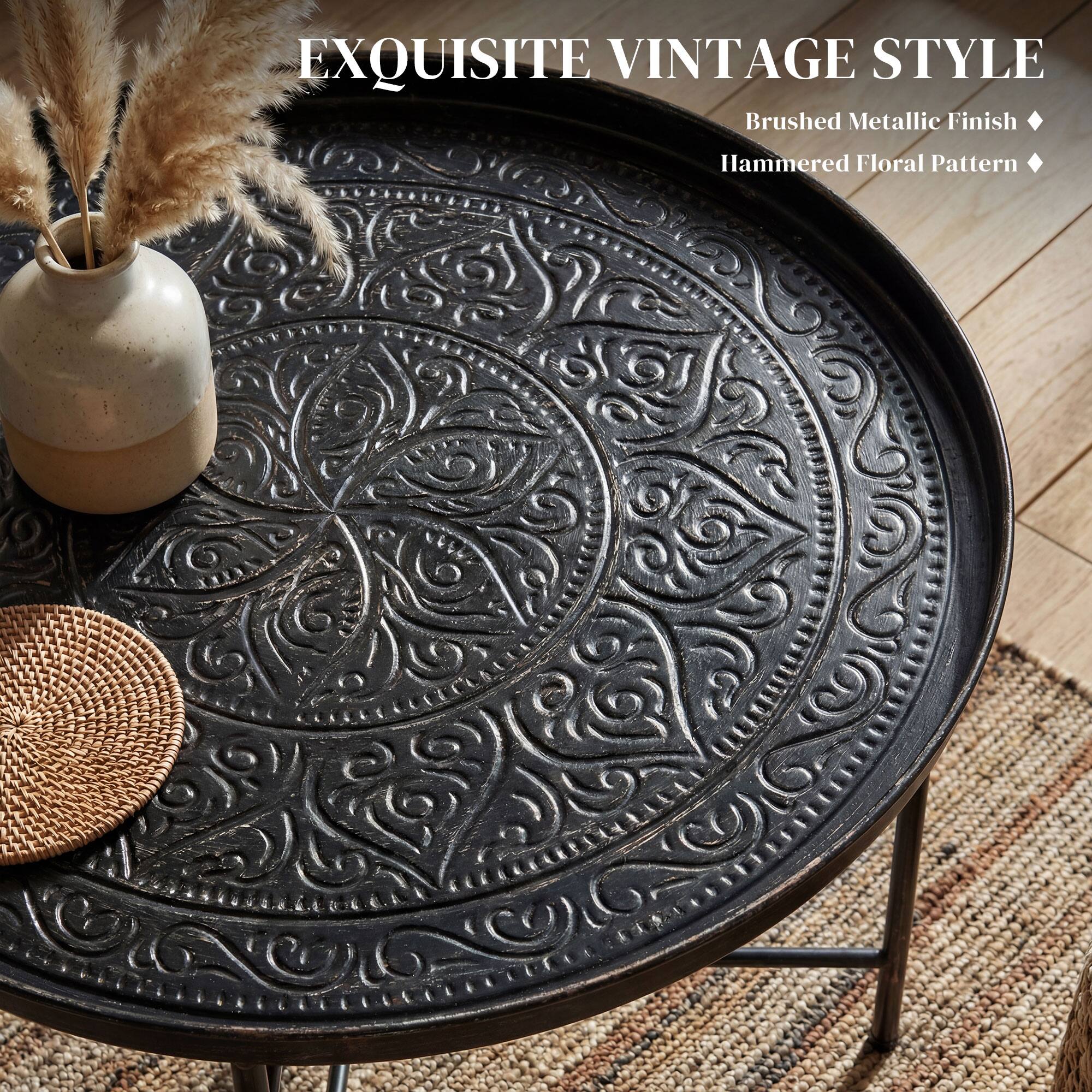 EXQUISITE VINTAGE STYLE  
Brushed Metallic Finish  
Hammered Floral Pattern