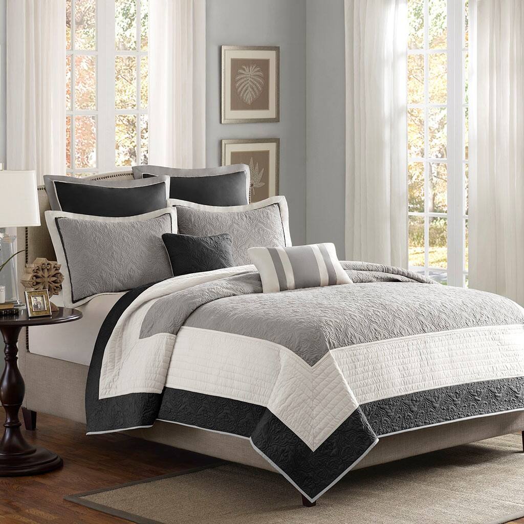 Alt View 3. Gracie Mills - Gracie Mills Colby 7-Piece Quilt Set with Euro Shams and Cozy Throw Pillows - Black.