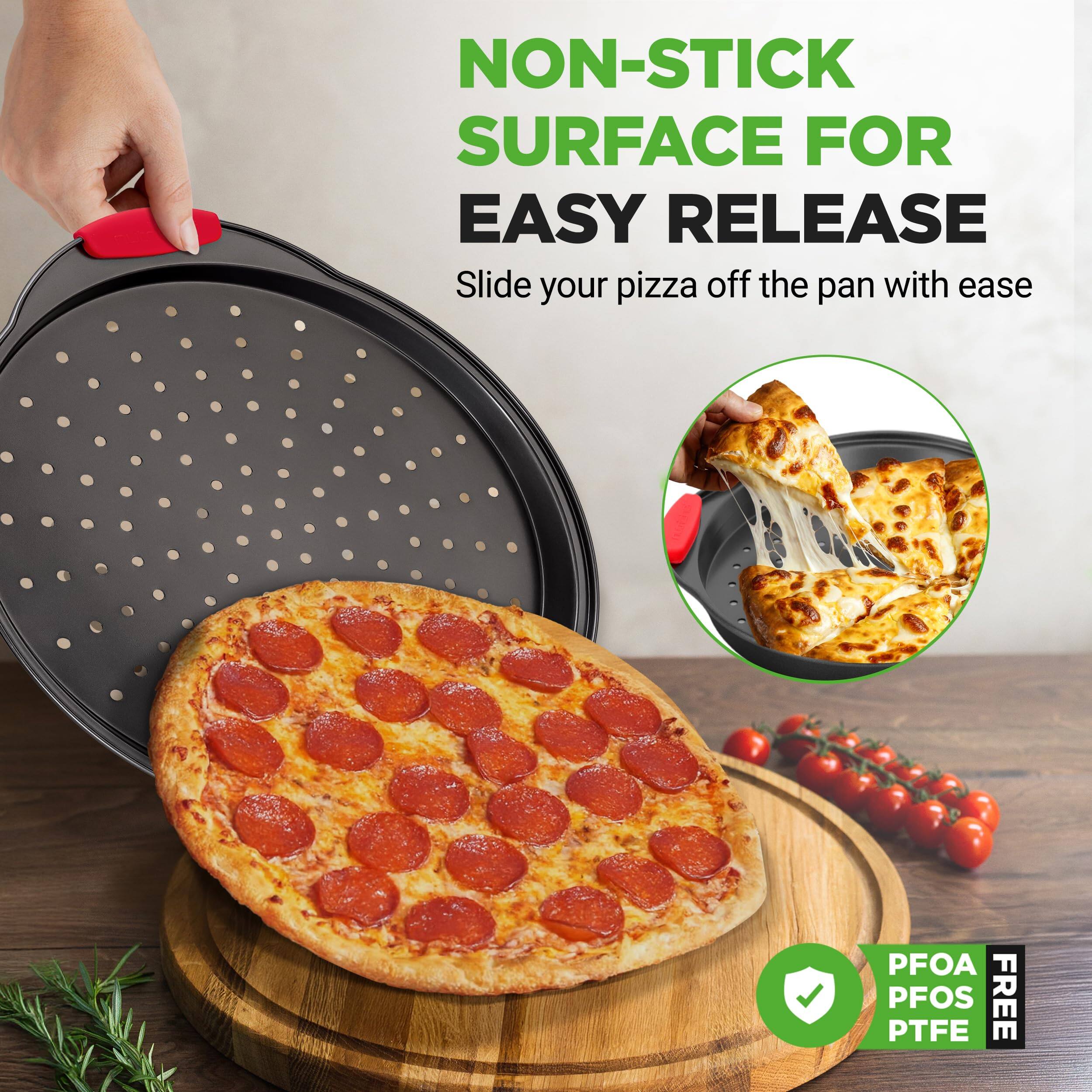NON-STICK SURFACE FOR EASY RELEASE  
Slide your pizza off the pan with ease  

PFOA PTFE PFOS FREE