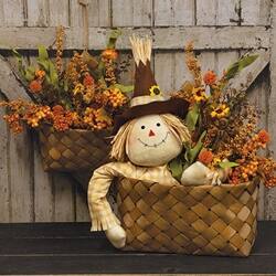 Angle. BreeBe - Stuffed Wrap Around Scarecrow - Multicolor.