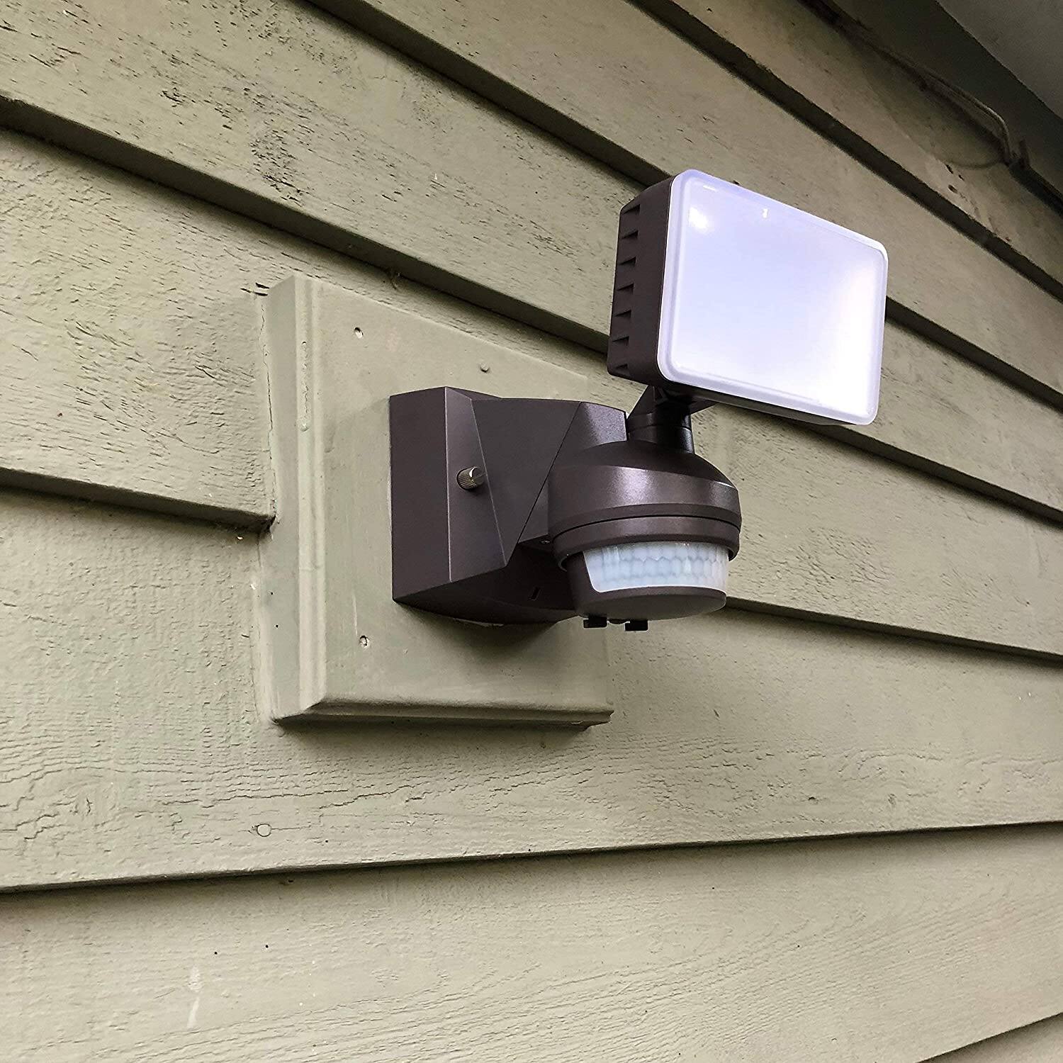Back. IQ America - IQ America LED Outdoor Motion Security Flood Light 1600 Lumen 180 degree 70 ft Detection Wall Eave Universal Mount BZ - Bronze.