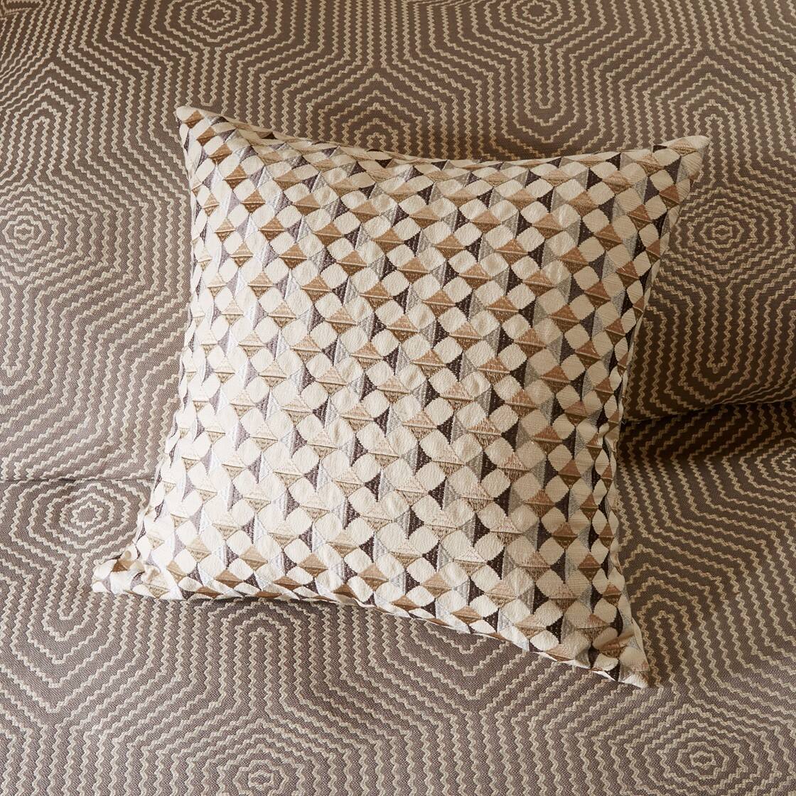 Alt View 2. Gracie Mills - Gracie Mills Roberts Shades of Grey Comforter Set - Grey.