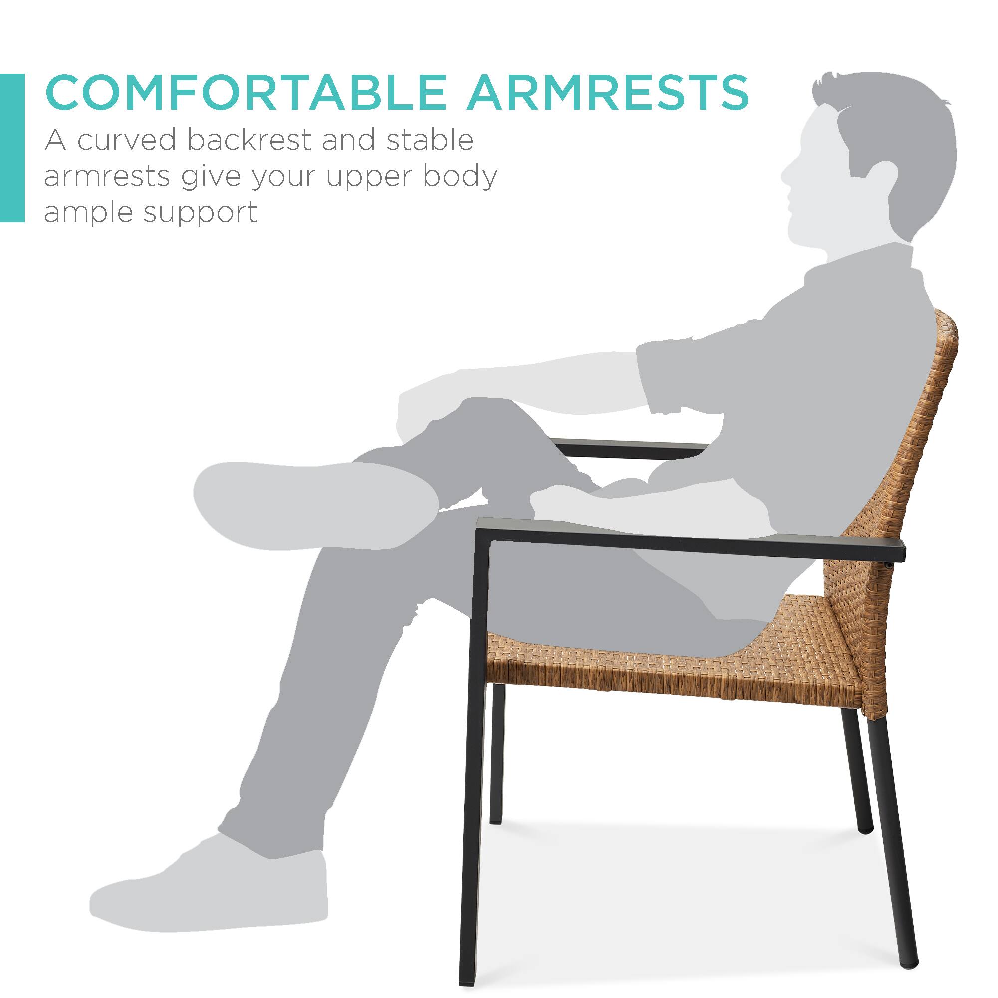 COMFORTABLE ARMRESTS

A curved backrest and stable armrests give your upper body ample support