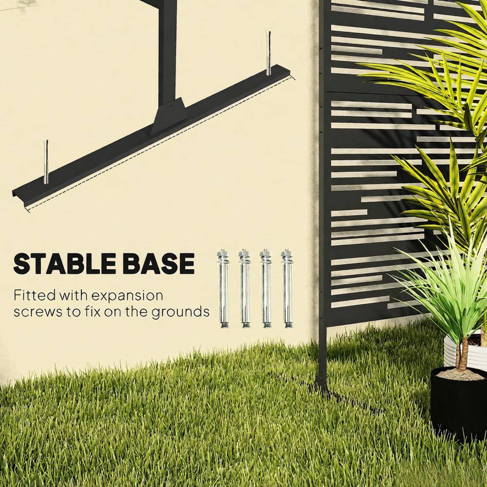 STABLE BASE  
Fitted with expansion screws to fix on the grounds