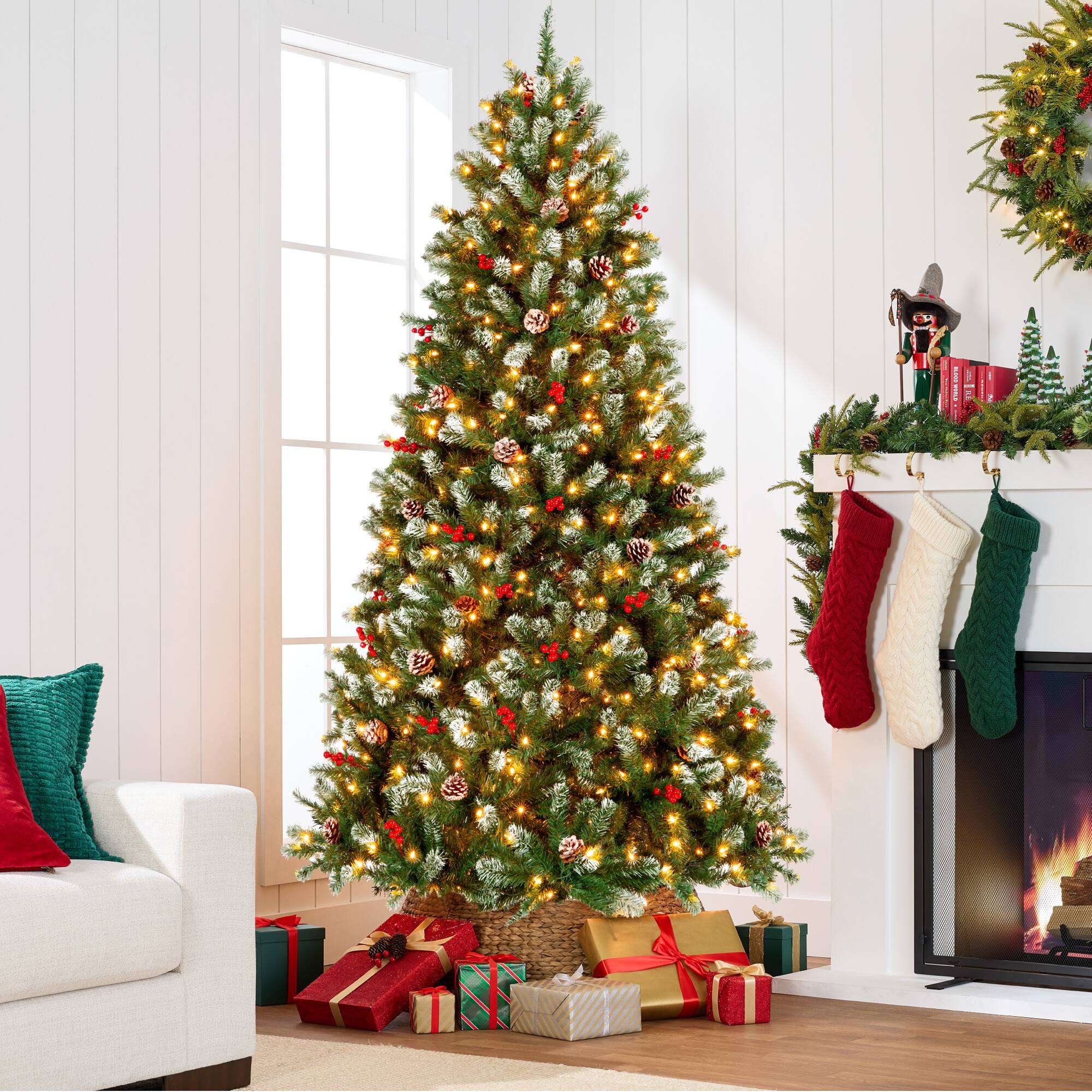 Alt View 2. Best Choice Products - Best Choice Products Pre-Lit Frosted Christmas Tree, 6Ft w/ 250 Twinkling LEDs, Pinecones, Berries, Metal Base - Frosted Green Spruce.