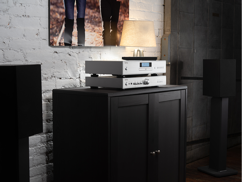 Alt View 6. Rotel - CD11MKII CD Player - Silver.