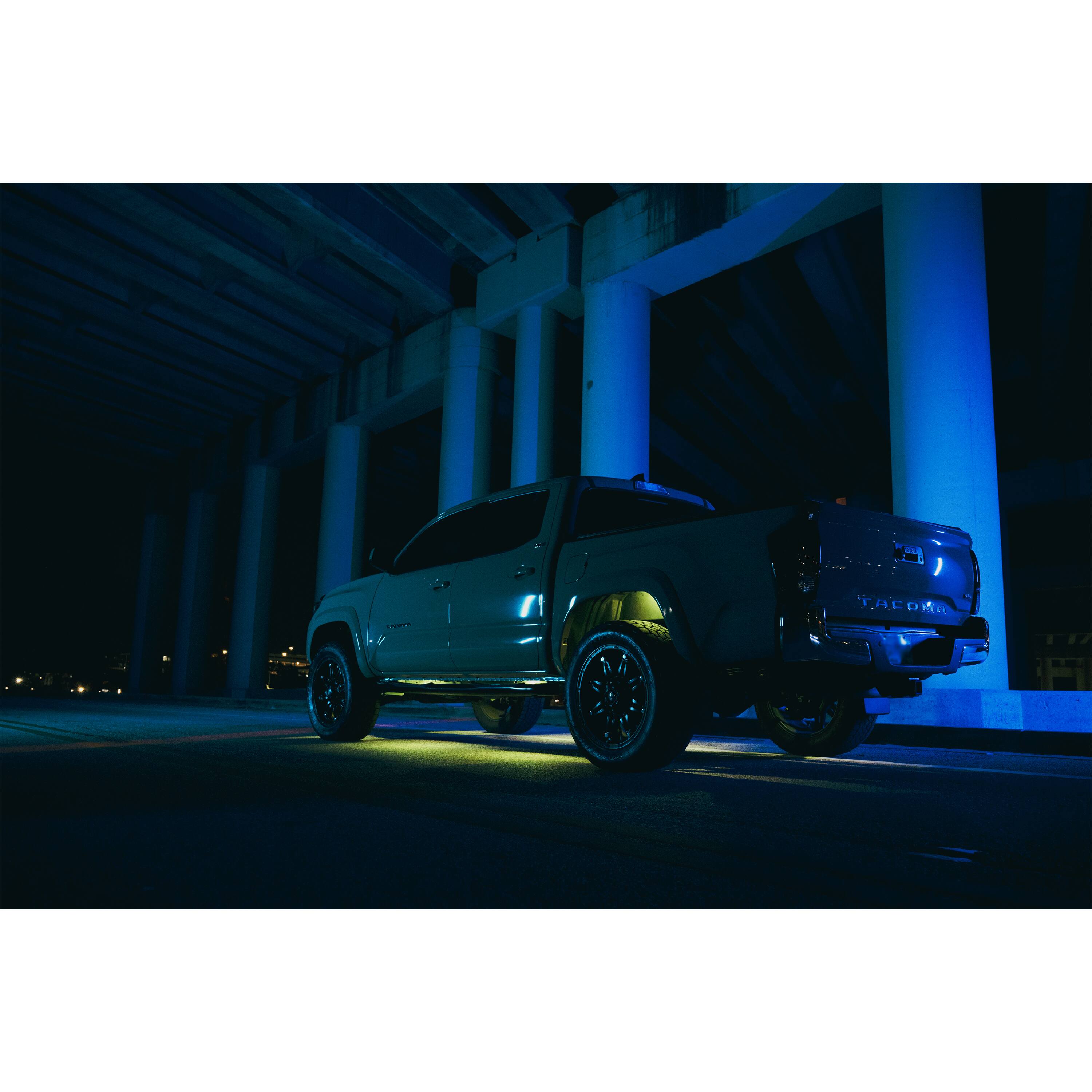 Alt View 17. Stinger - enLIGHT10 4-Way Expandable Dynamic RGB Rock Light Kit - Multi.