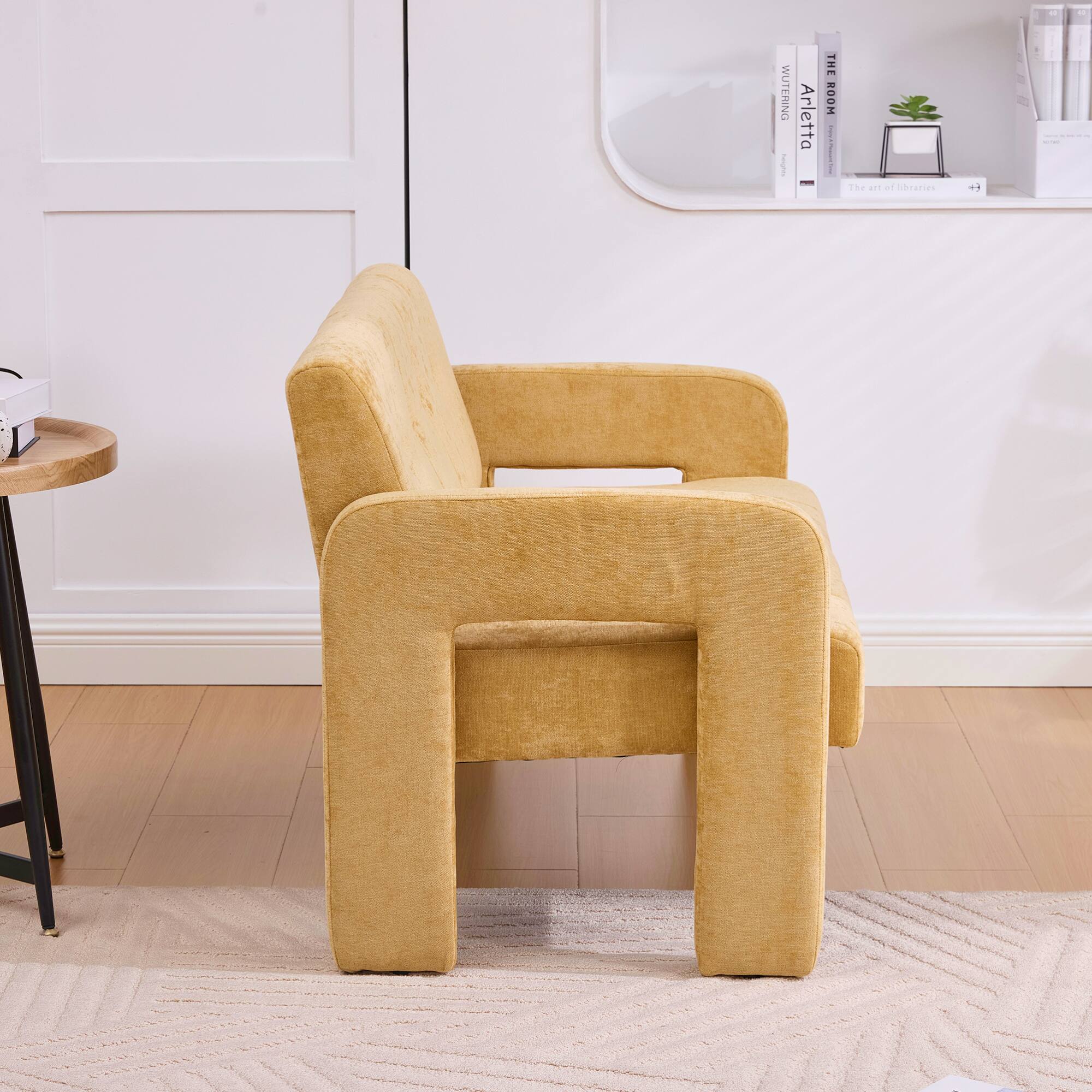 WATERING  
Arletta  
THE ROOM