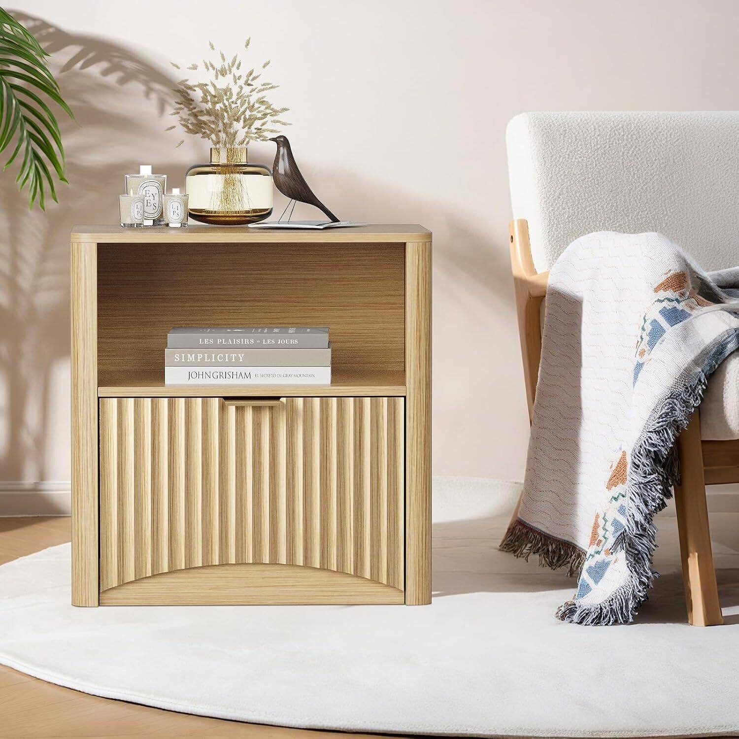 Sure, here is the corrected and grouped text from the image:

- LES PLAISIRS - LES JOURS
- SIMPLICITY
- JOHN GRISHAM
- REINVENTING GAY MONTANA