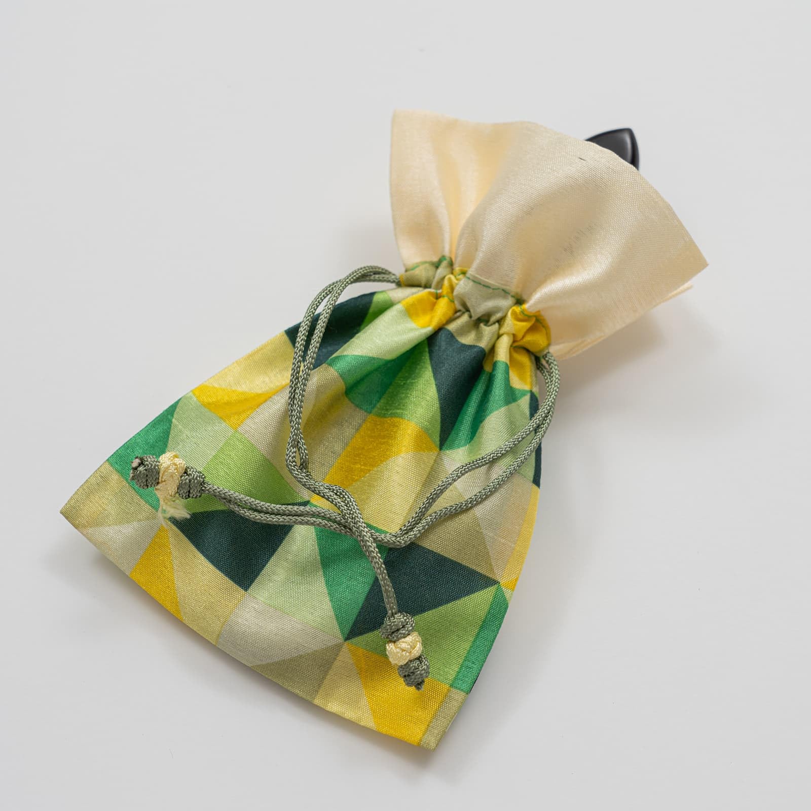 Alt View 8. Dapper Styles - Mother-of-pearl Hand Mirror - Korean Lacquer With Floral Inlay Gift For Women Mom Wife Daughter Birthday Mo... - Default.