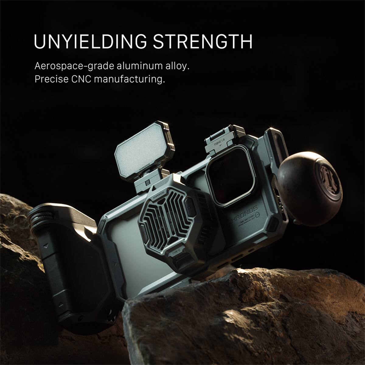 UNYIELDING STRENGTH  
Aerospace-grade aluminum alloy.  
Precise CNC manufacturing.  

FIVU HRONOS IN LOM TIEE