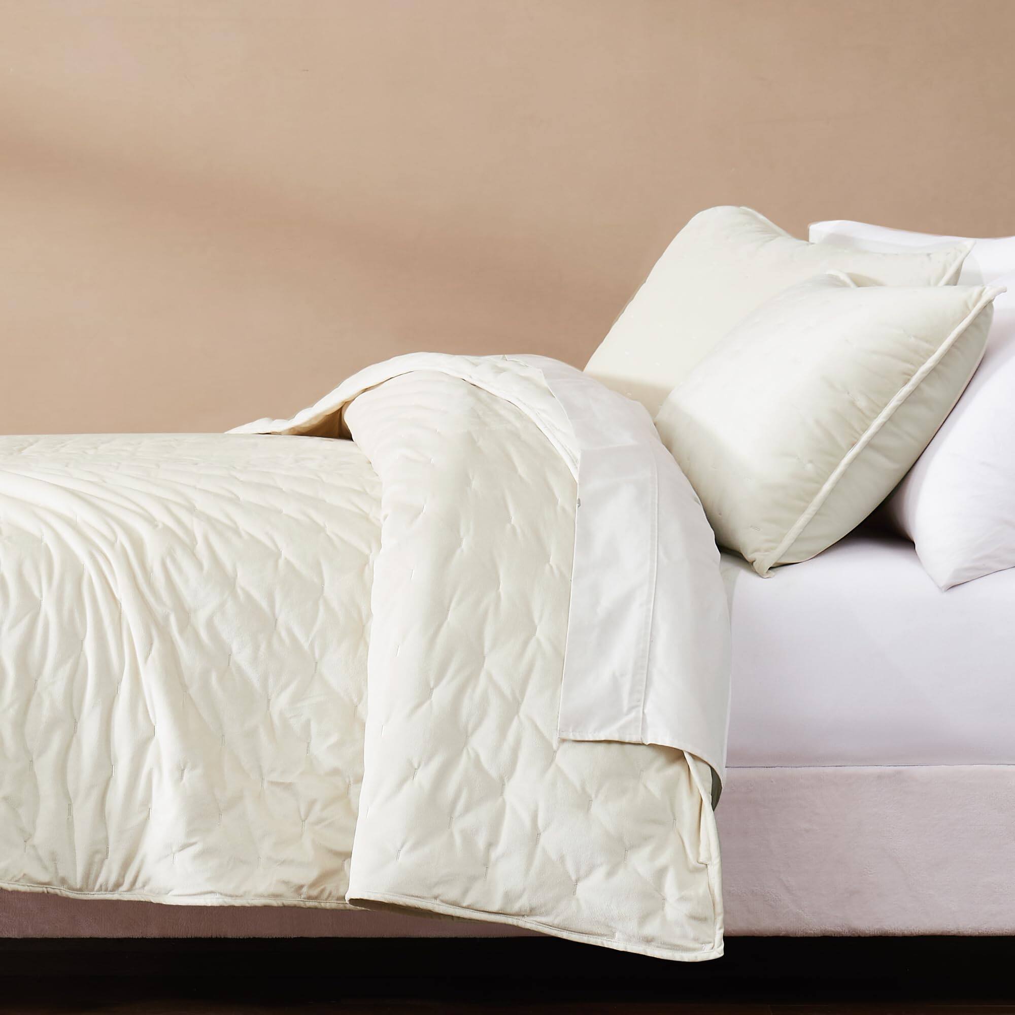 Alt View 1. Earthley Blooms - Quilt Set Cozy Bedding With Matching Shams Embroidered Design haven Fullqueen - Haven Cream-Full/Queen.