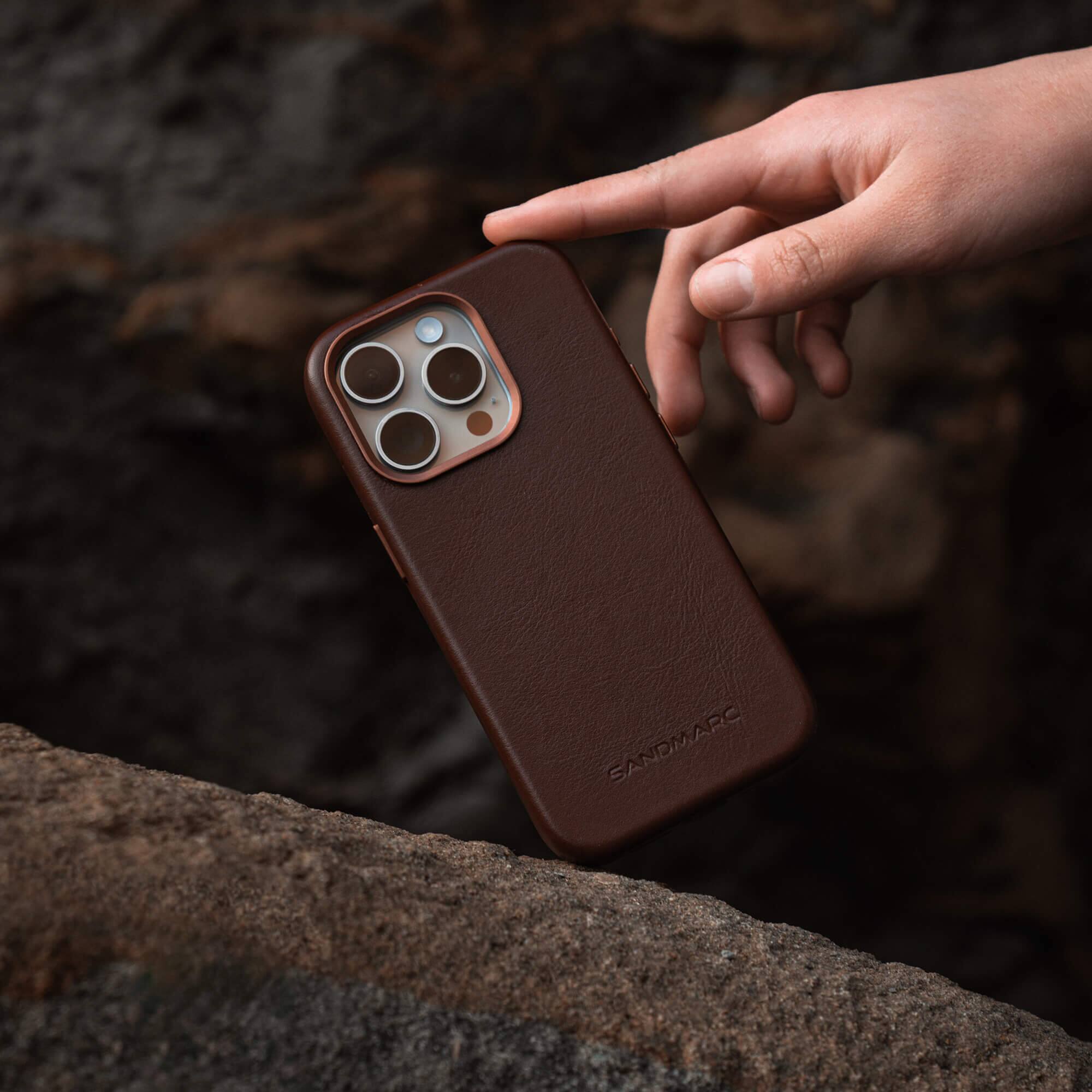 Alt View 1. SANDMARC - Minimal Leather Case - iPhone 16 Pro Max - Brown - brown.