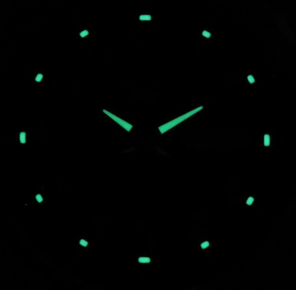 Angle. Seiko - Seiko 5 Automatic SNKP21J1 Mens Watch 21 Jewels Japan Made Stainless Steel Black Arabic Dial Day/Date Display 50M - Silver/Black.