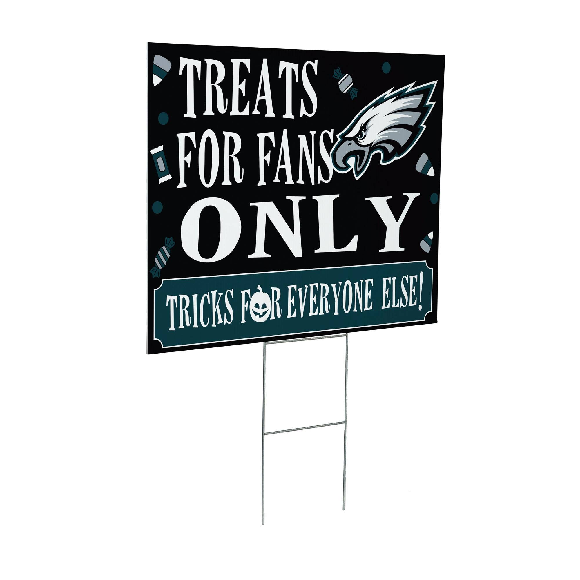 TREATS FOR FANS ONLY  
TRICKS FOR EVERYONE ELSE!