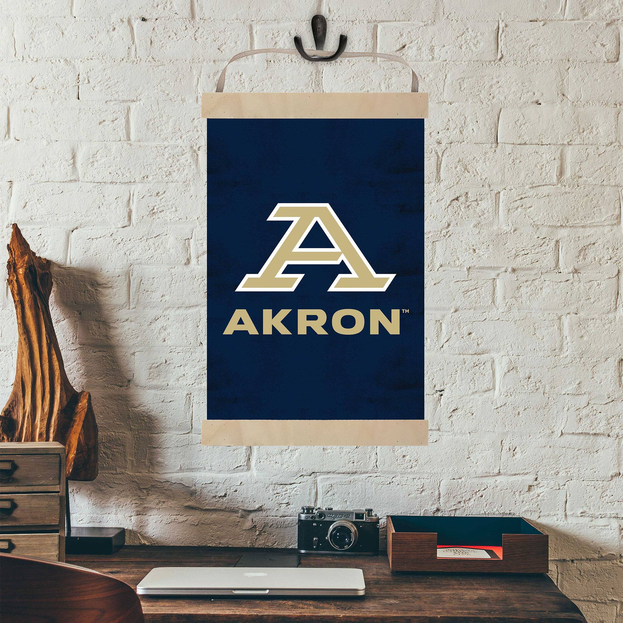 A TH AKRON ? nmin 7 O

Corrected: AKRON