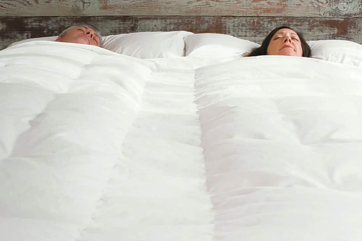 Left. BedJet - Dual Zone Cloud Sheet King Size - White.