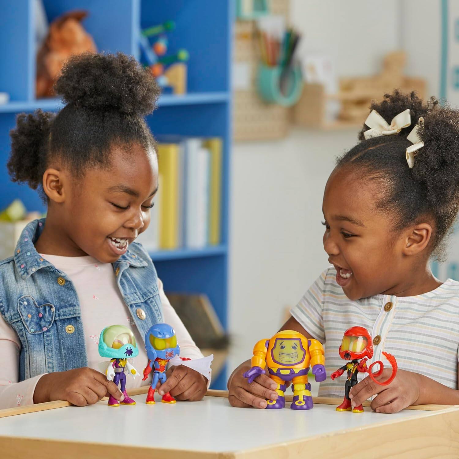 Alt View 4. Marvel - Web-Spinners Gear Up for Adventure 4-Pack, 4-Inch Action Figures with 6 Accessories (Exclusive).