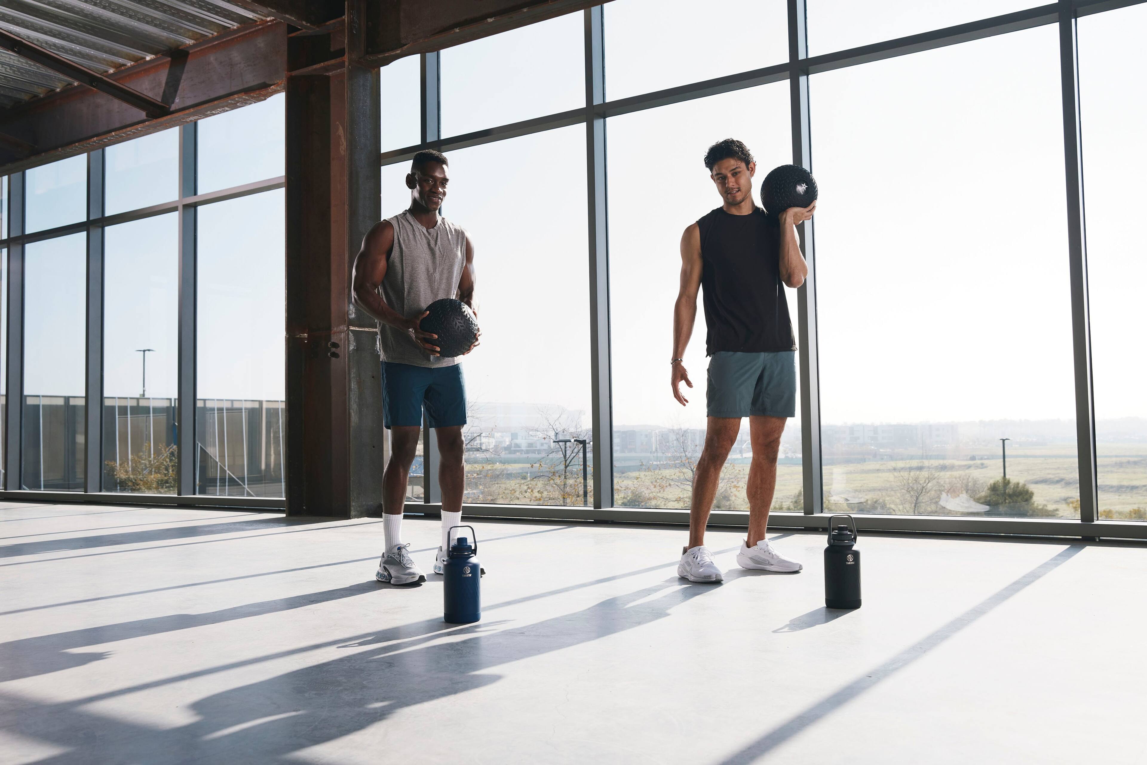 Alt View 2. Takeya - Sport 64-oz. Wide Handle Leakproof Water Bottle with Spout Lid - Obsidian.