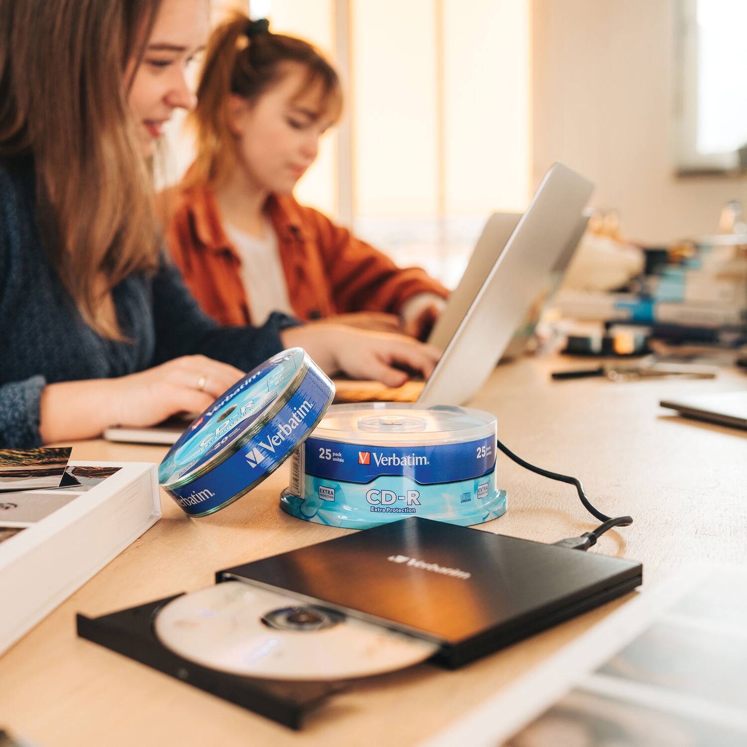7 2a Vrdutimn H E S R - : MVerbatim. erbatim. M 25 - F SSTRA abatim. ! M Verbatim. CD-R fato 25 M alio