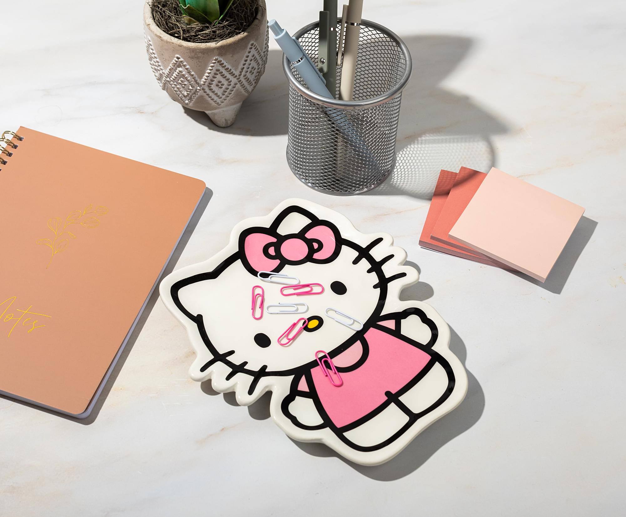 Silver Buffalo Sanrio Hello Kitty Pink Outfit Sculpted Ceramic Trinket ...