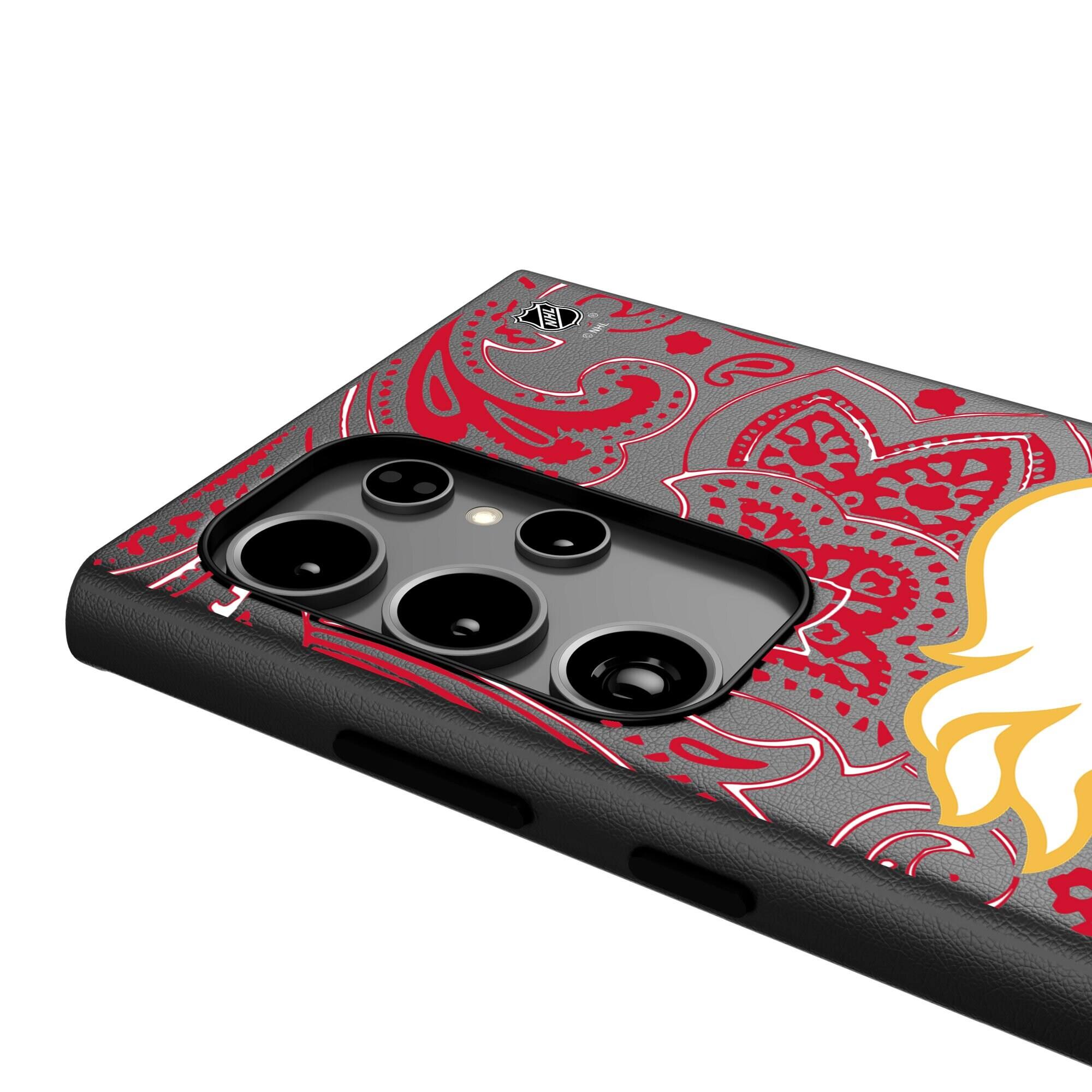 Alt View 3. Keyscaper - Calgary Flames Paisley Galaxy Magnetic Bump Case - S24 - Black.