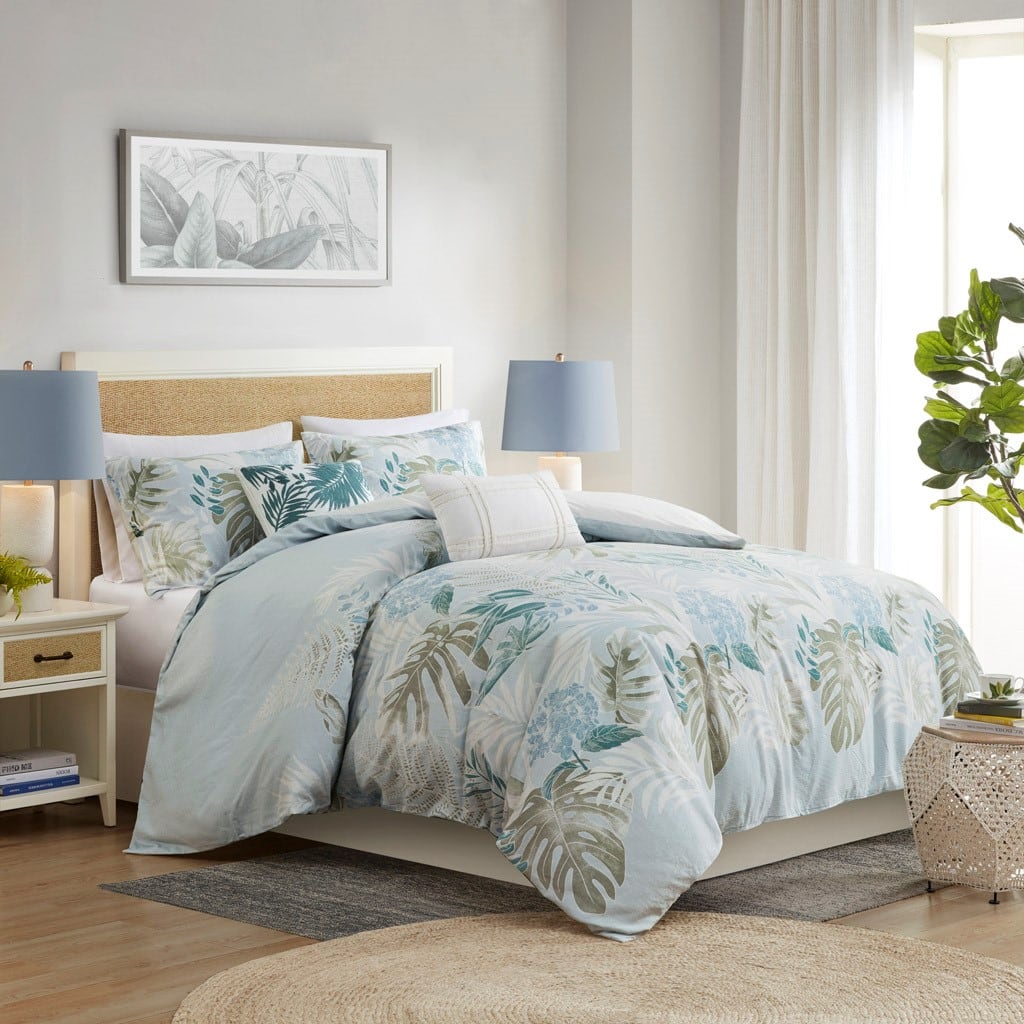 Alt View 1. Gracie Mills - Gracie Mills Romero Coastal Haven 5-Piece Cotton Duvet Cover Set - Blue.