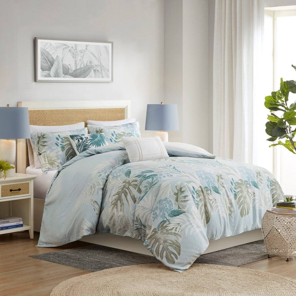 Alt View 1. Gracie Mills - Gracie Mills Romero Coastal Haven 5-Piece Cotton Duvet Cover Set - Blue.