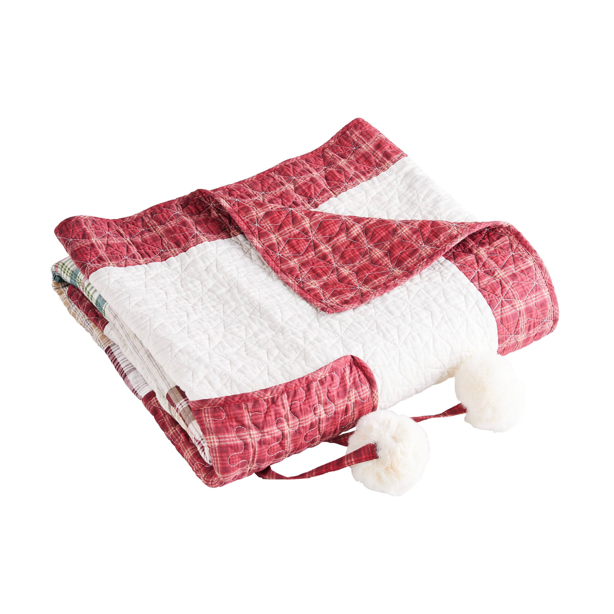 Angle. BreeBe - Jolly Stocking Throw - Red.