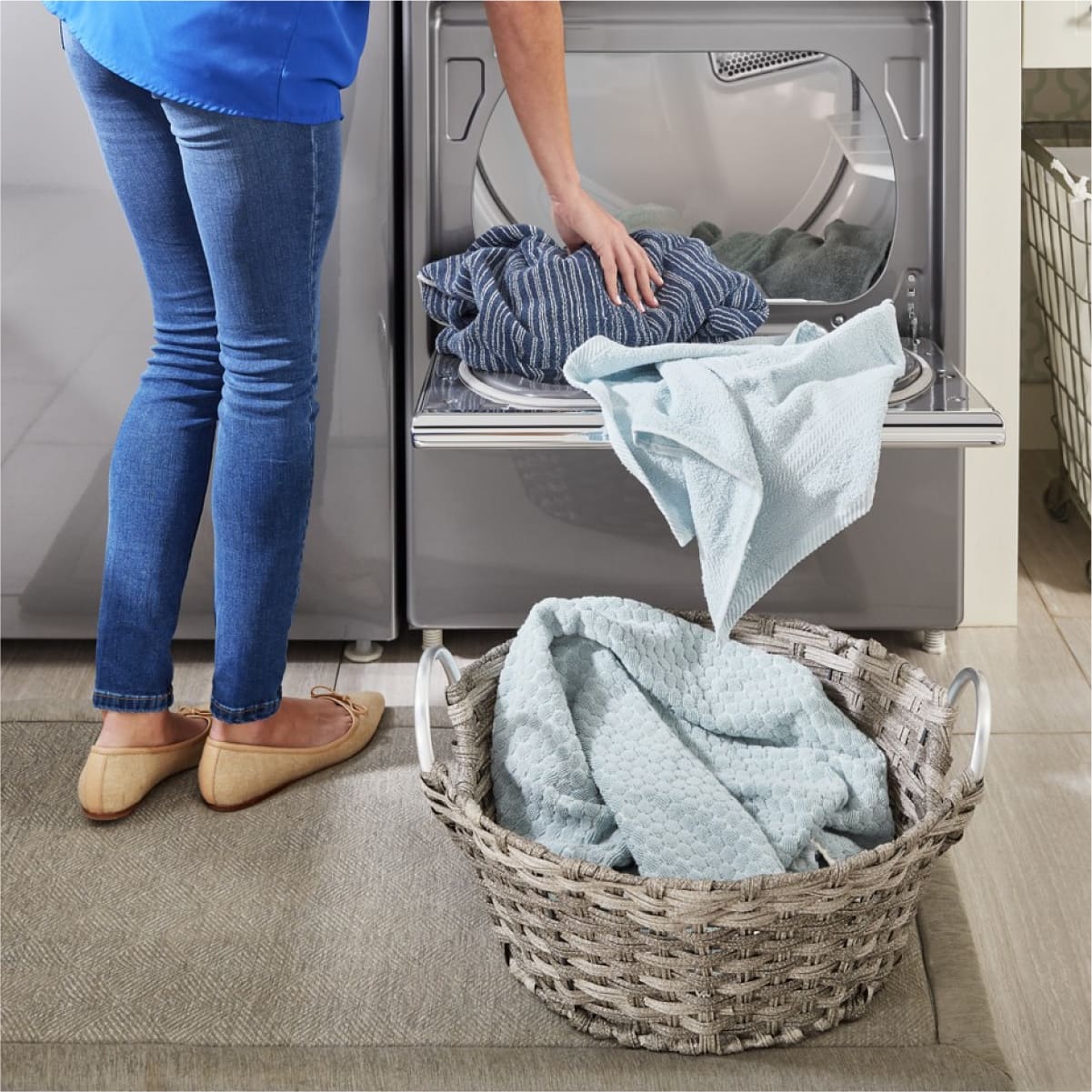 Alt View 6. Maytag - Maytag - 4.7 Cu. Ft. Smart Top Load Washer with Extra Power Button - Metallic Slate - Metallic Slate.