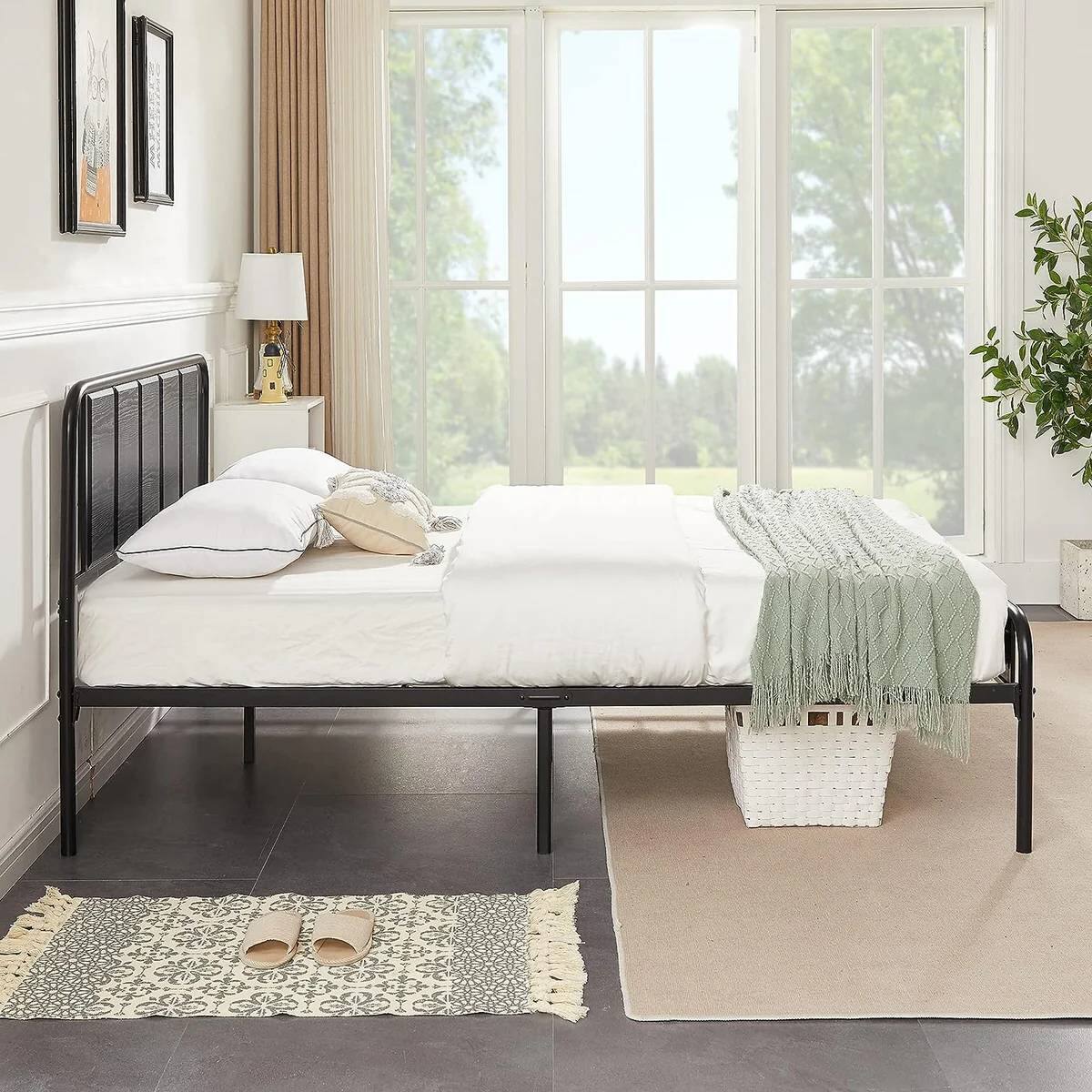 Back. Hivvago - Hivvago Queen size Wood Metal Platform Bed Frame with Rounded Headboard Footboard - Black.