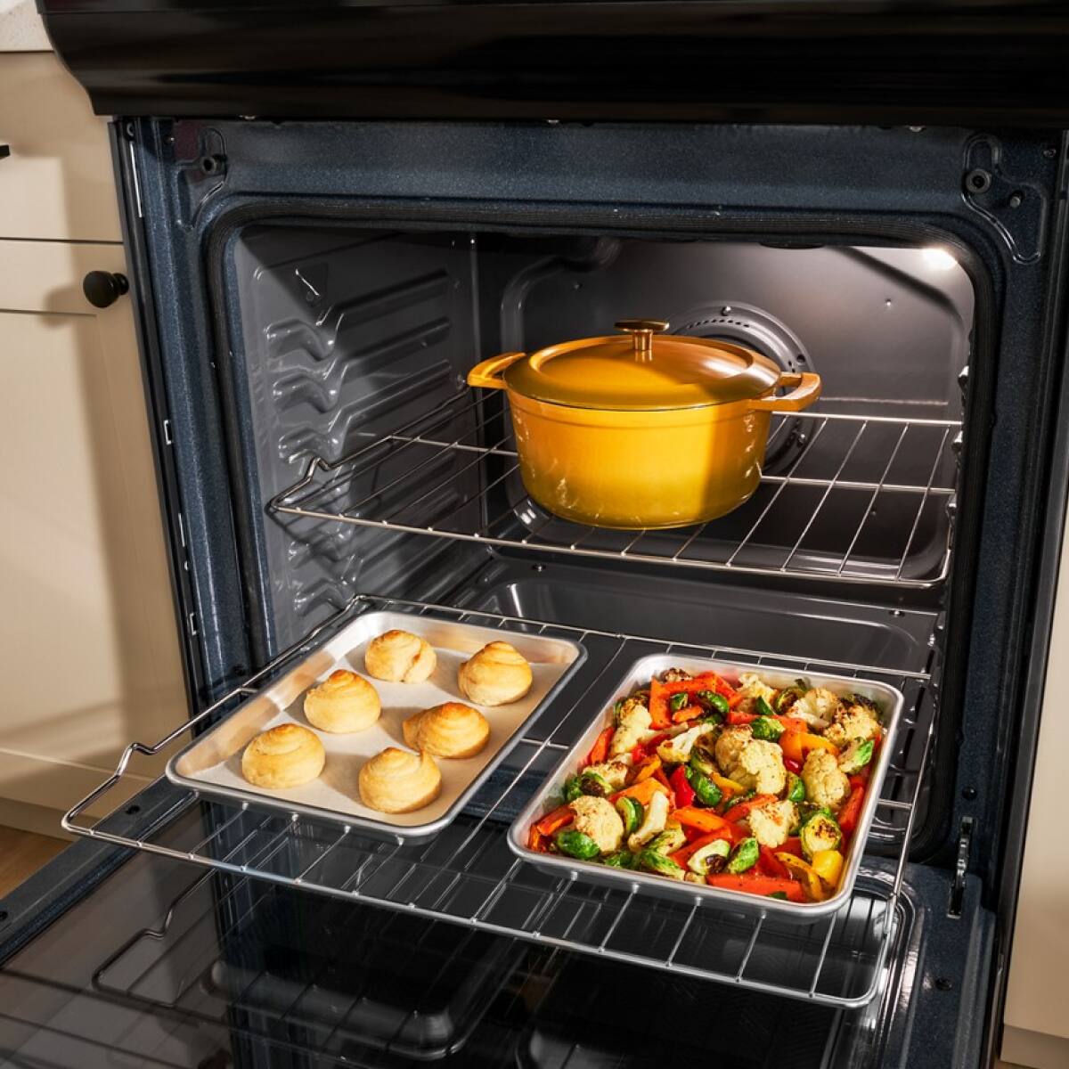 Alt View 8. Whirlpool - Whirlpool - 6.4 Cu. Ft. Slide-In Electric Induction Range with No Preheat Air Fry - Stainless Steel - Fingerprint Resistant Stainless Steel.