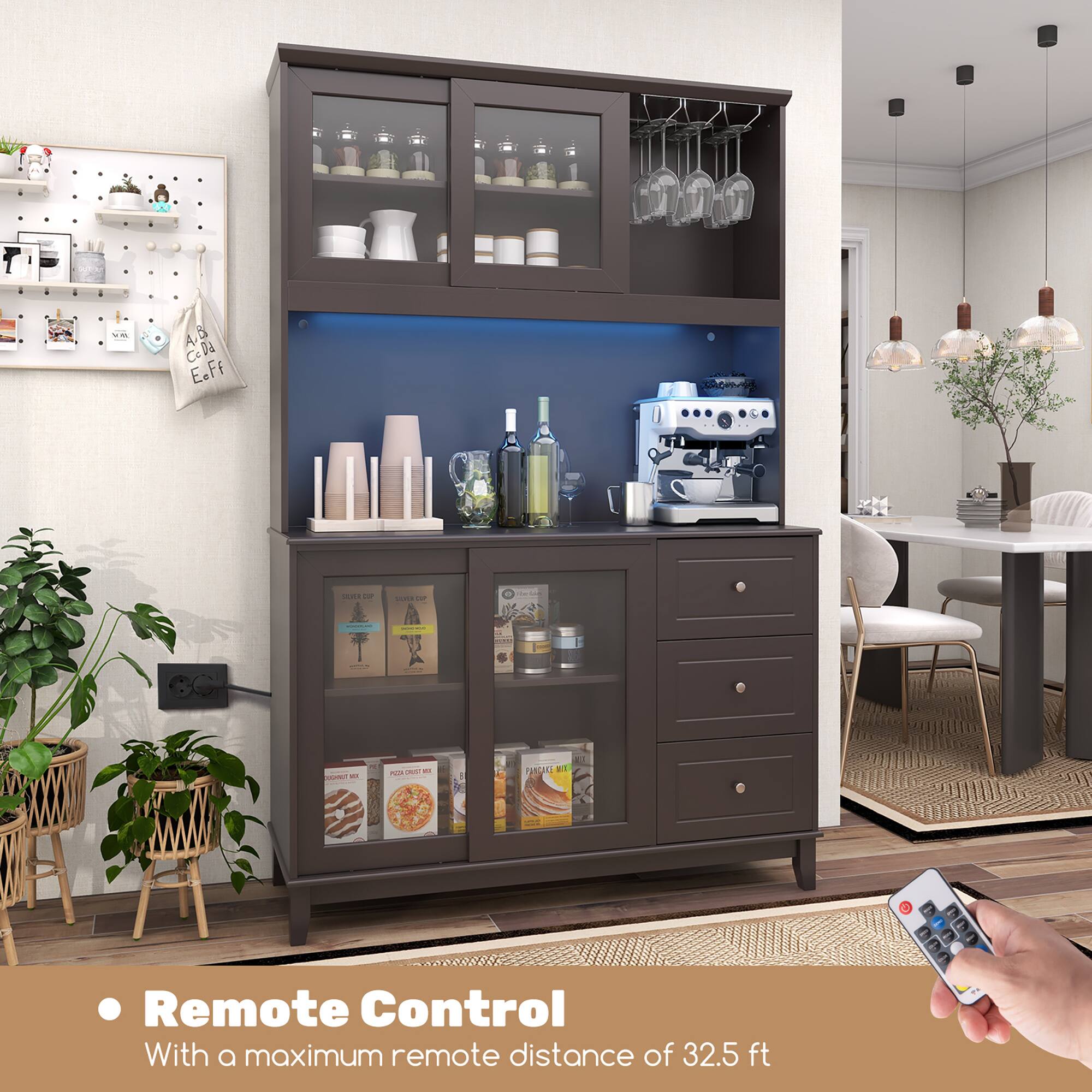 A.B CeDa EeFf omd . - sUP - - I    - - PHGAL WE

Remote Control
With a maximum remote distance of 32.5 ft