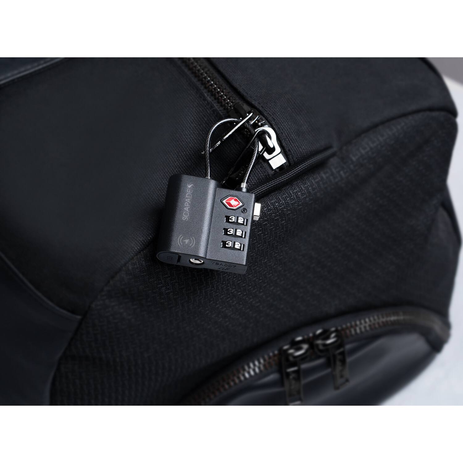 Angle. Scapade - AirLock TSA-Approved Suitcase Lock, Apple Find My Tracker - Black.