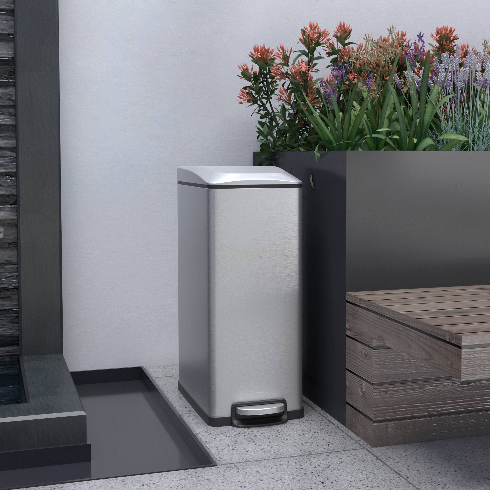 Alt View 5. Innovaze - 11.9 Gal./ 45 Liter  Slim Stainless Steel Step-on kitchen Trash Can - Silver.