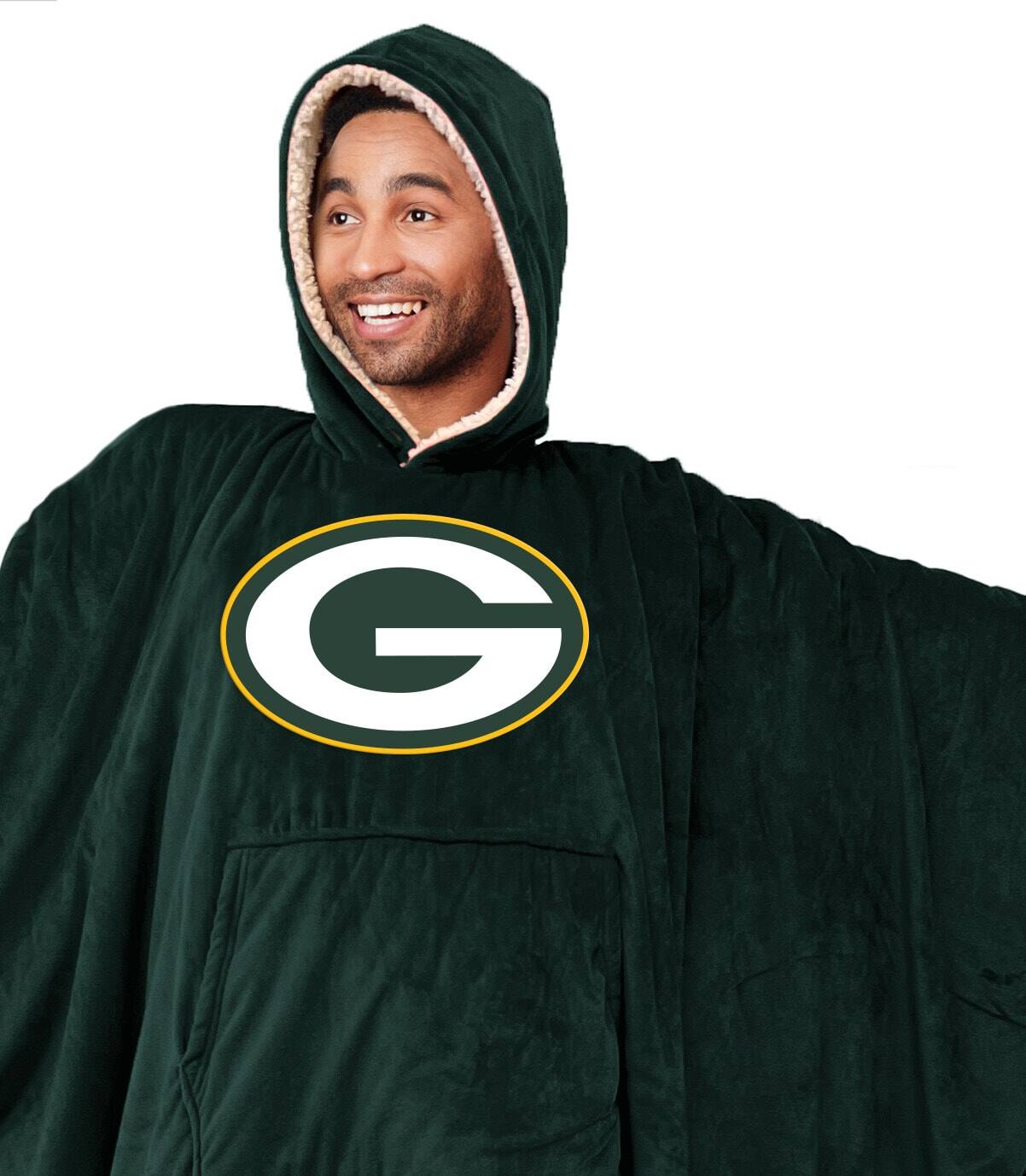 Alt View 1. Pegasus - Green Bay Packers 60" x 80" Logo Patch Team Color Bloncho with Sherpa - Multicolor.