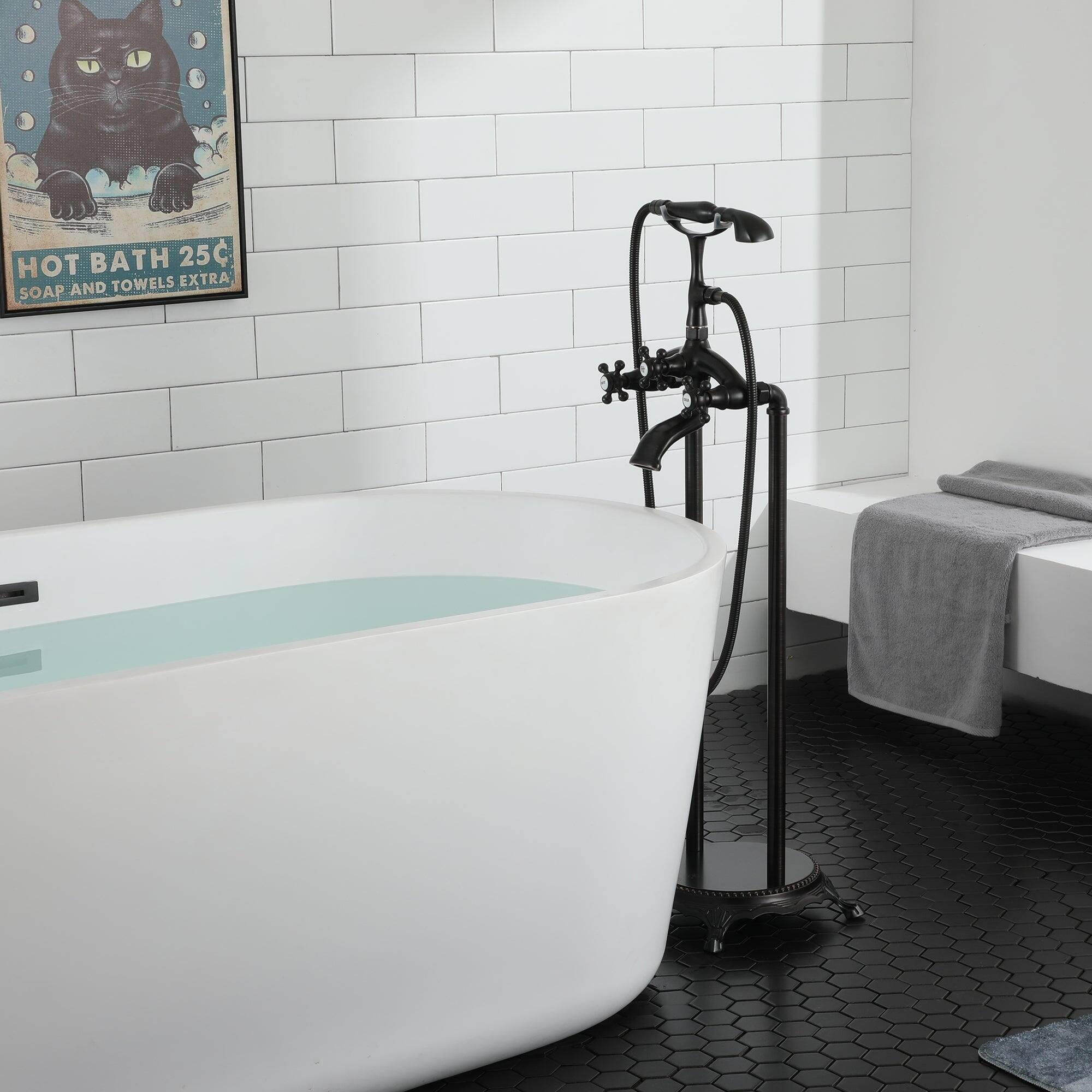 HOT BATH 25C SOAP AND TOWELS EXTRA