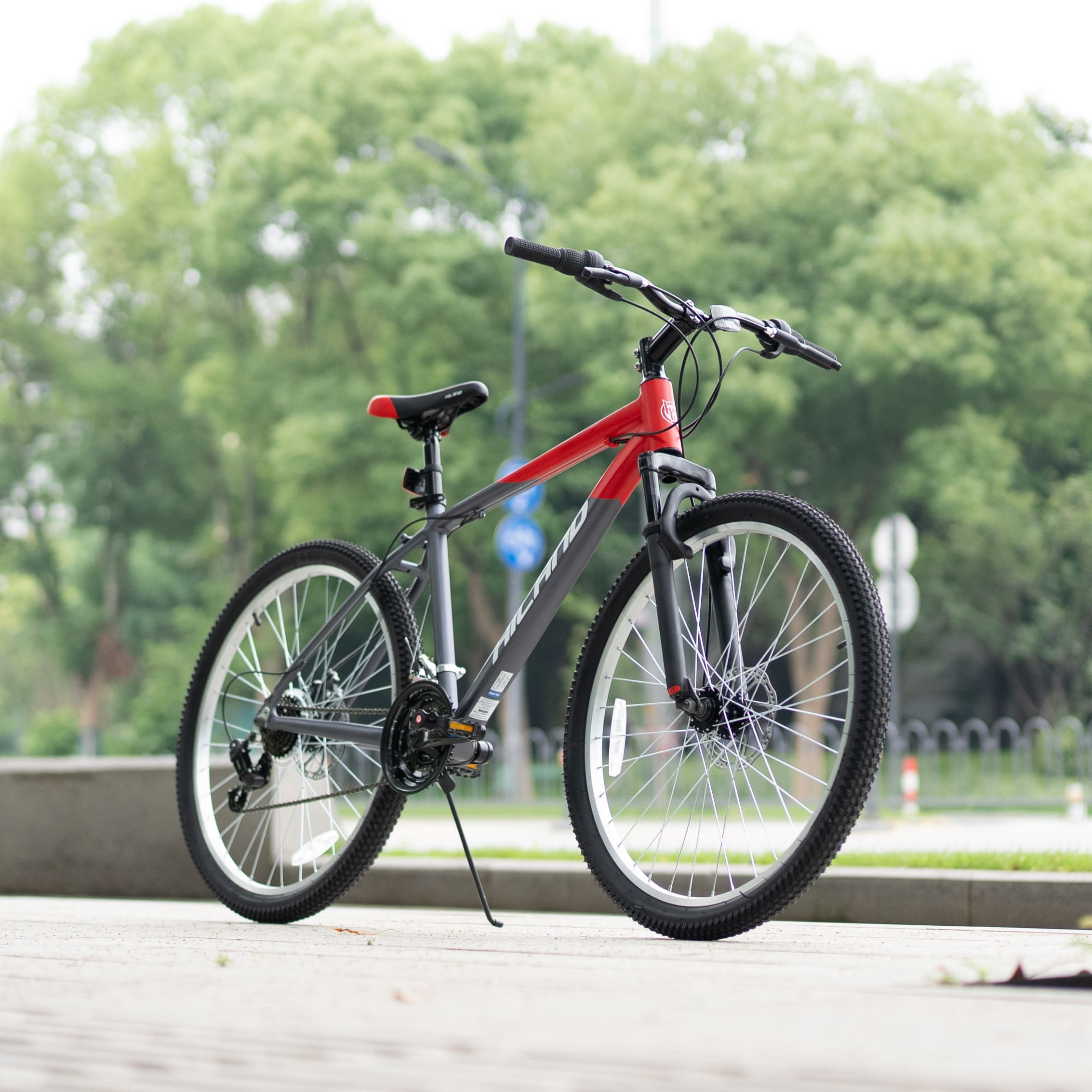 Angle. HILAND - HILAND H200 26 Inch Mountain Bike with 18-Speed for Men Women, Suspension Fork, Aluminum Frame MTB Bicycle, Orange - Orange.