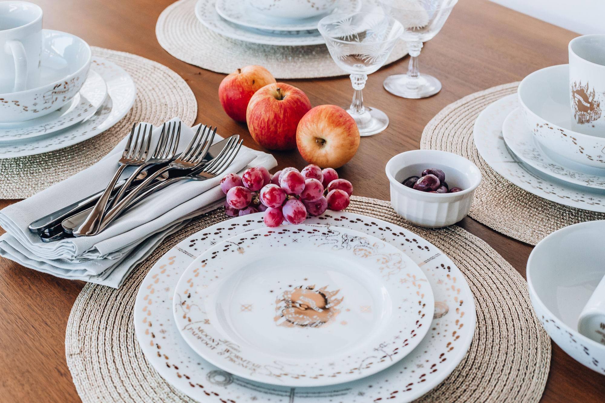 Alt View 1. Ukonic - Harry Potter Marauders Map 16-Piece Ceramic Dinnerware Set | Plates, Bowls, Mugs - White.