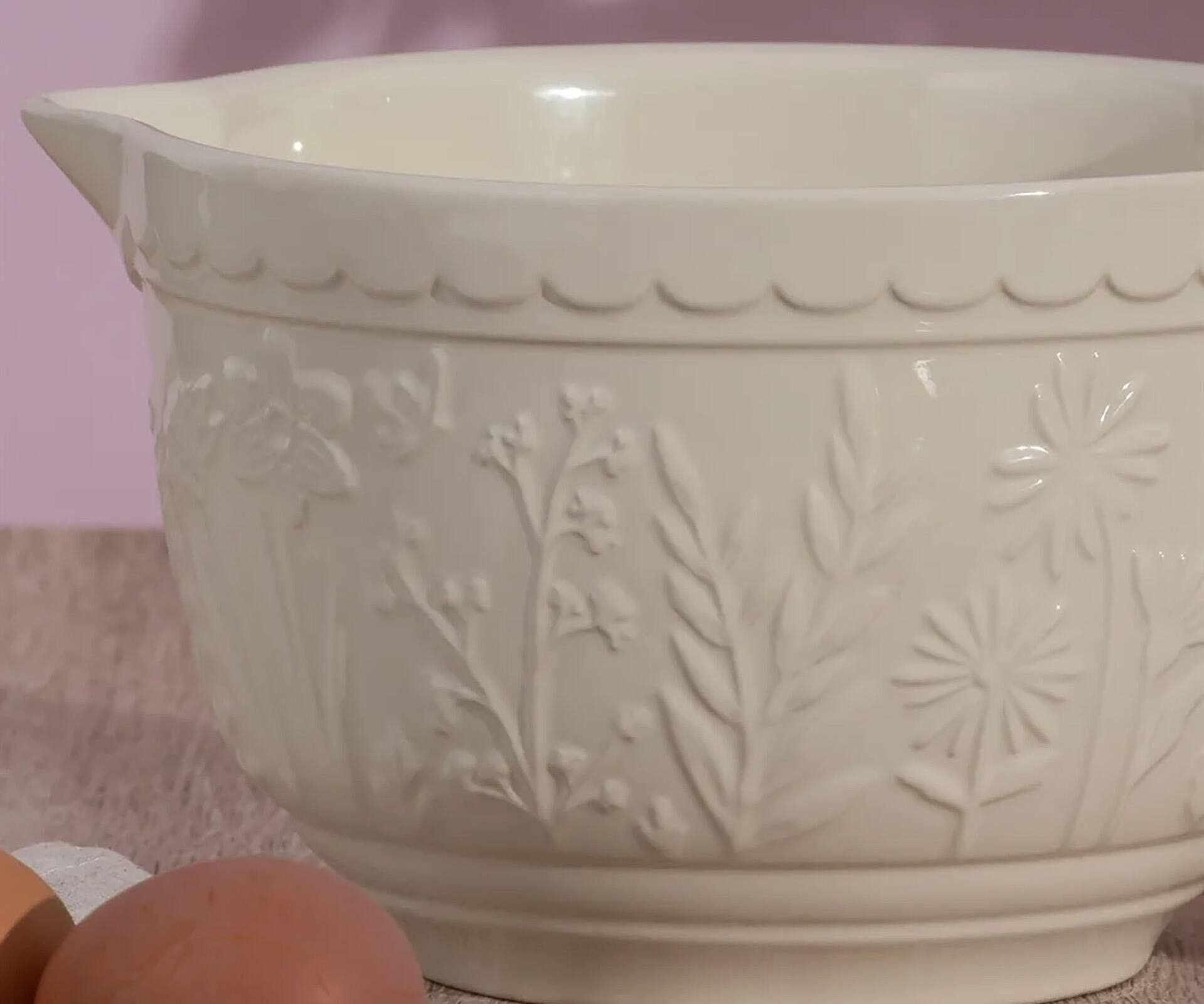 Alt View 1. Mason Cash - In The Meadow Batter Bowl, 2 Quart - White.