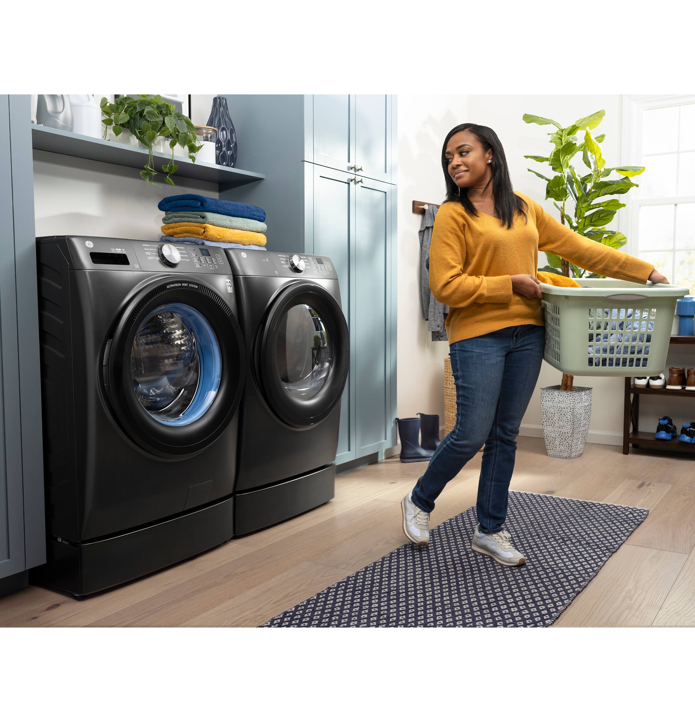 Alt View 22. GE - 4.6 Cu. Ft. High-Efficiency Stackable Smart Front Load Washer with Microban Antimicrobial Technology - Carbon Graphite.