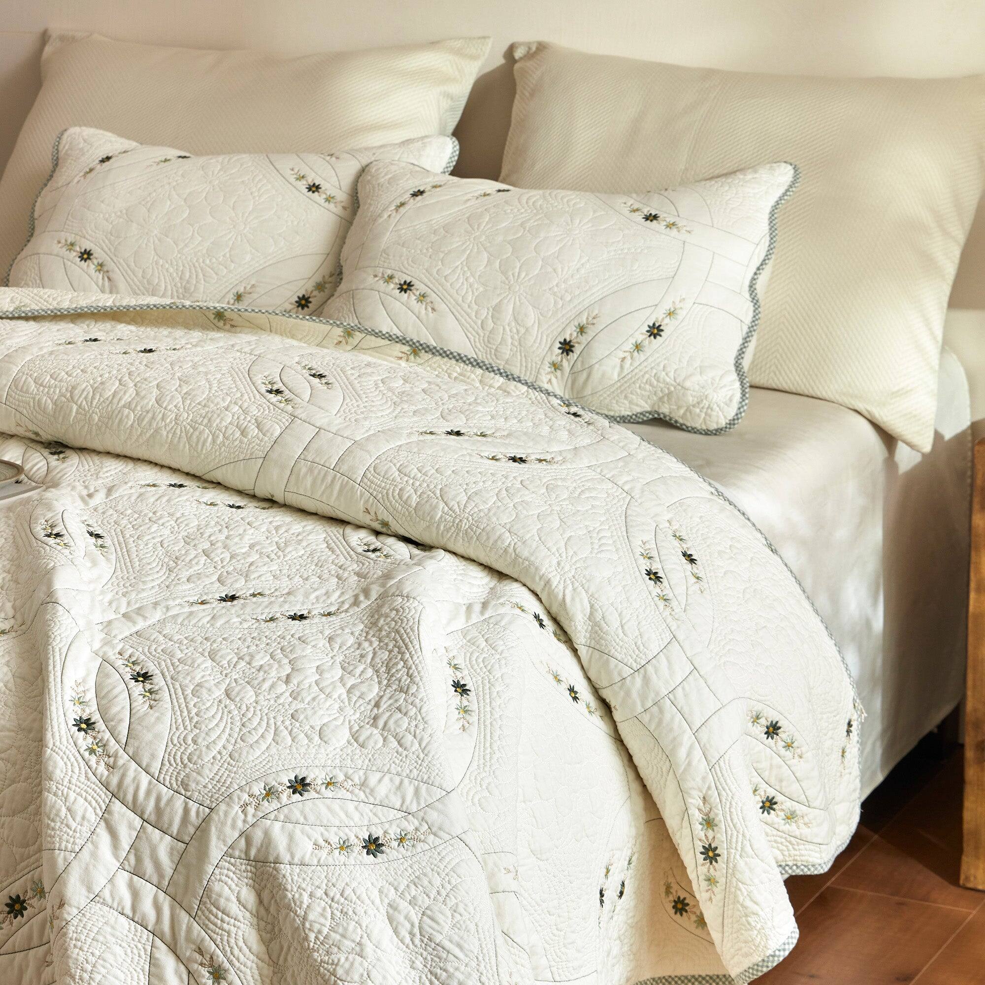 Alt View 2. MarCielo - Marcielo 3 Pieces Lightweight Cotton Quilt Bedspread Set – European Cottage Floral - White.