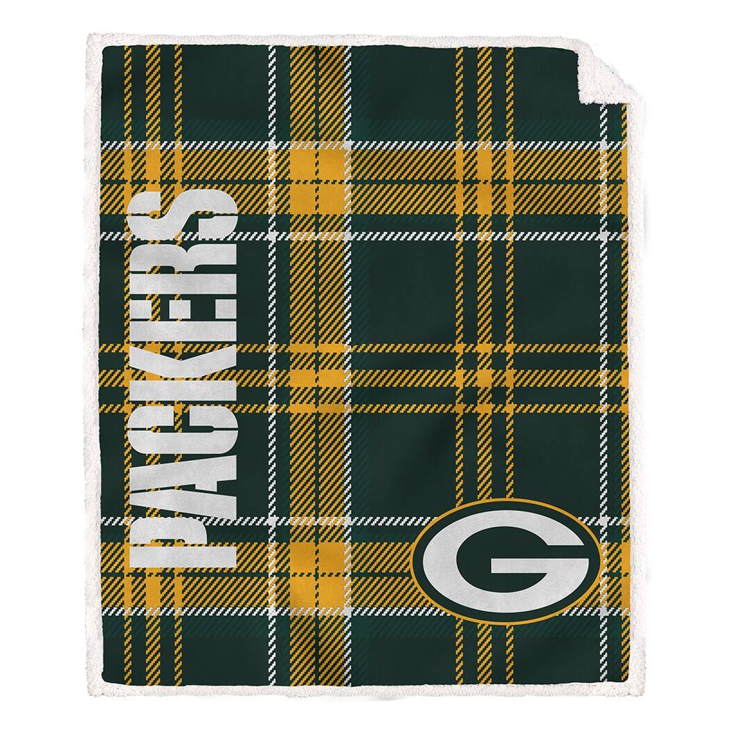 Pegasus - Green Bay Packers 50" x 60" Playmaker Plaid Ultra Cozy Sherpa Throw - Multicolor