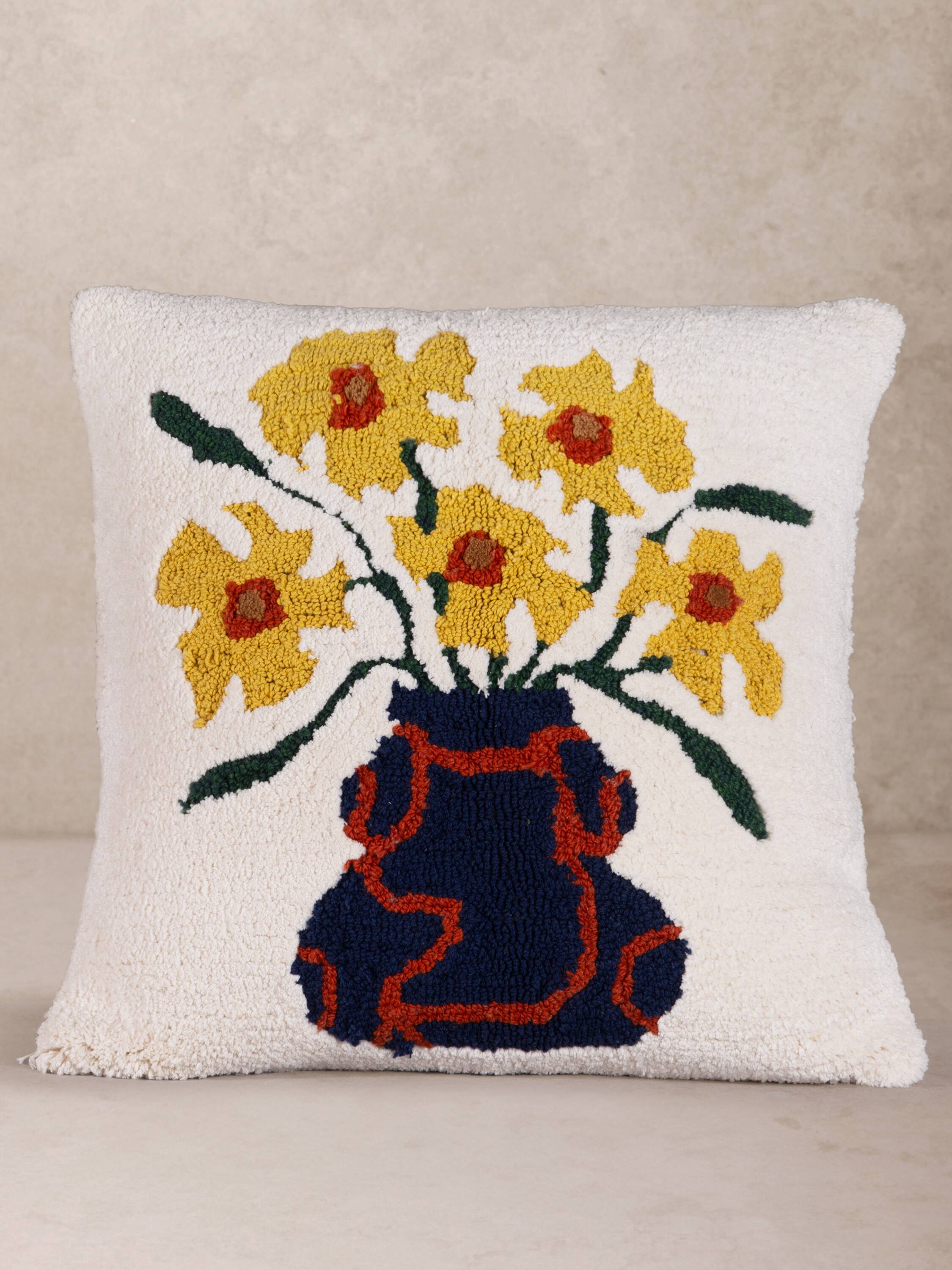Front. GAURI KOHLI - Verona Pillow - Multicolored.
