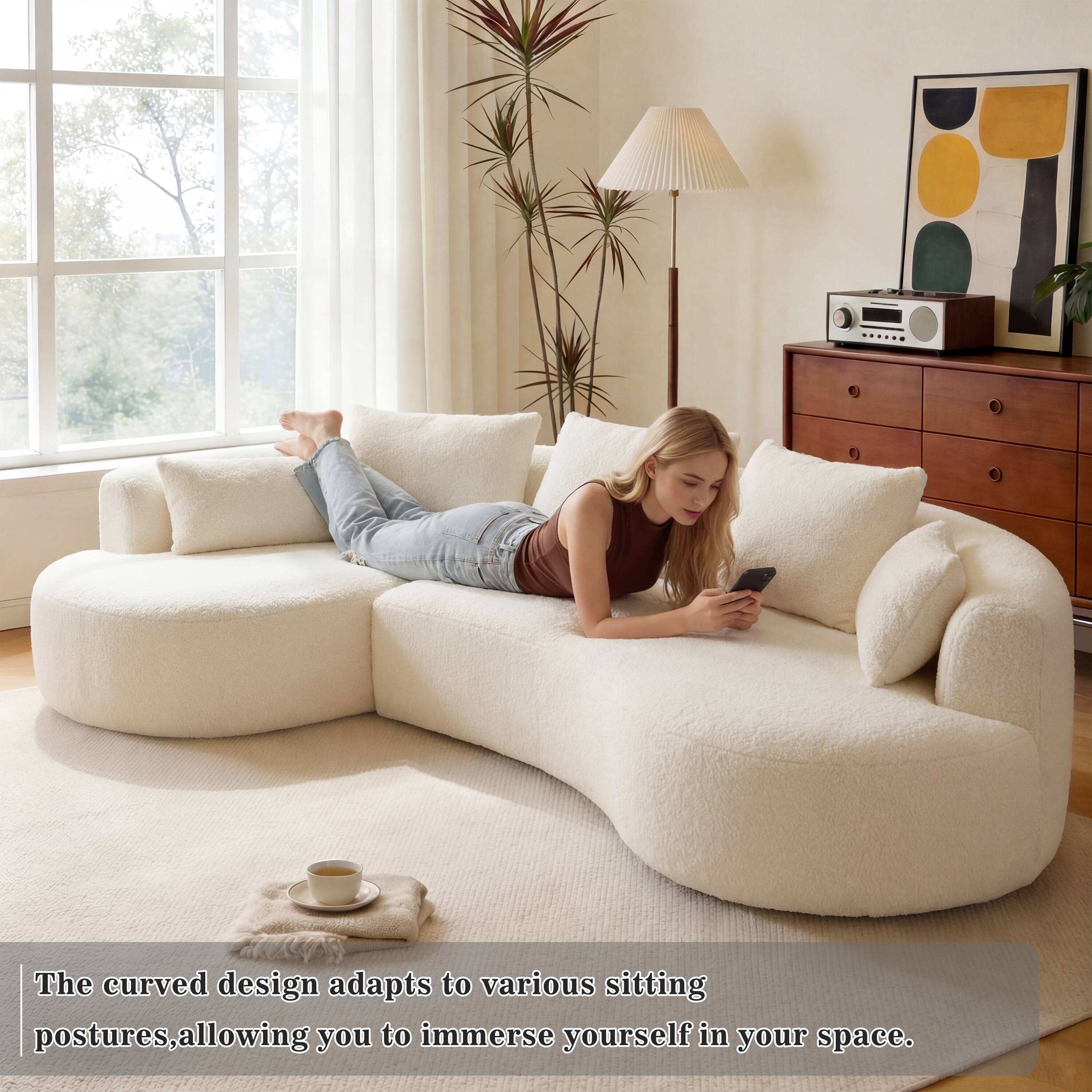 The curved design adapts to various sitting postures, allowing you to immerse yourself in your space.