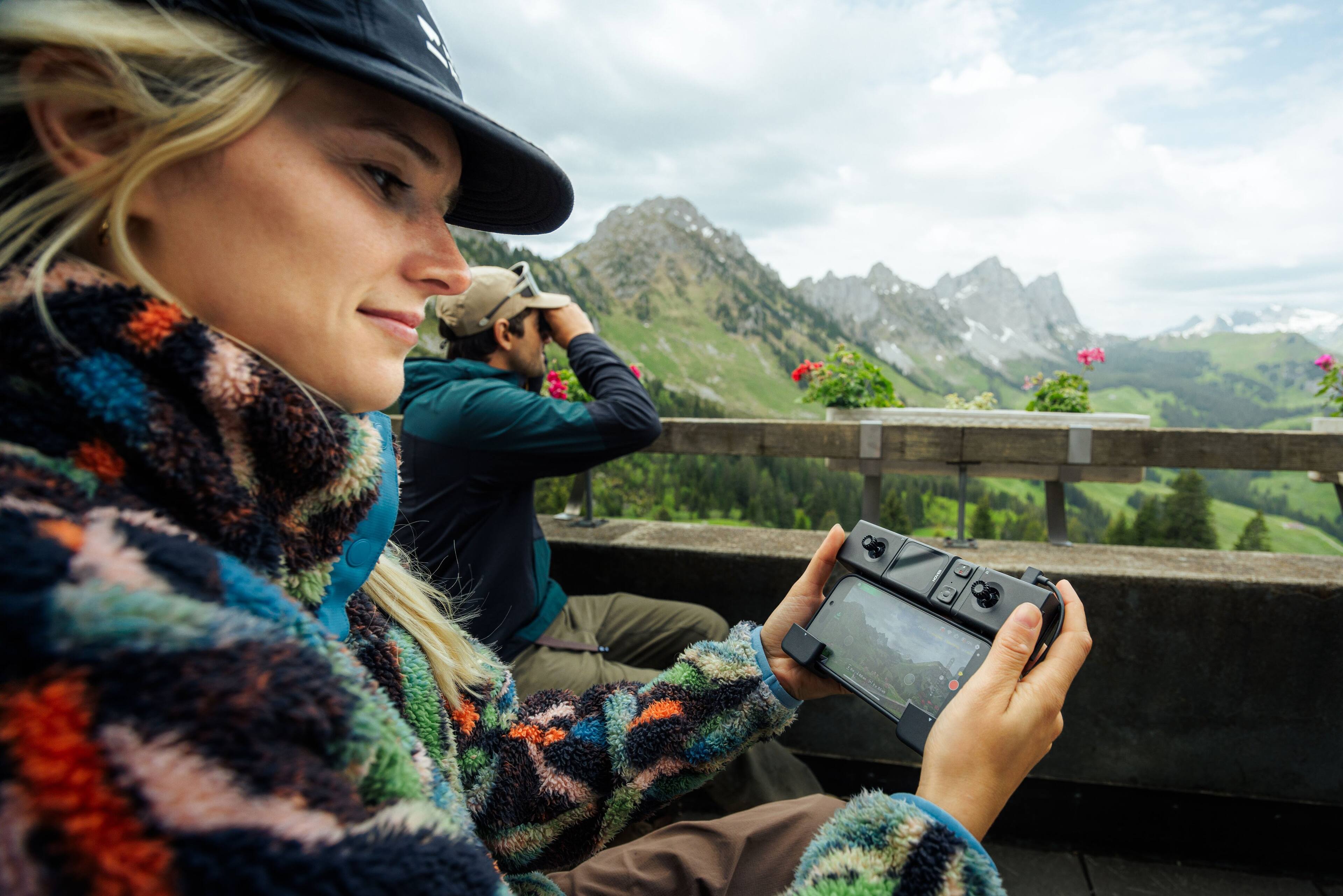 Alt View 5. HOVERAir - HOVERAir Beacon and JoyStick Bundle - Black.